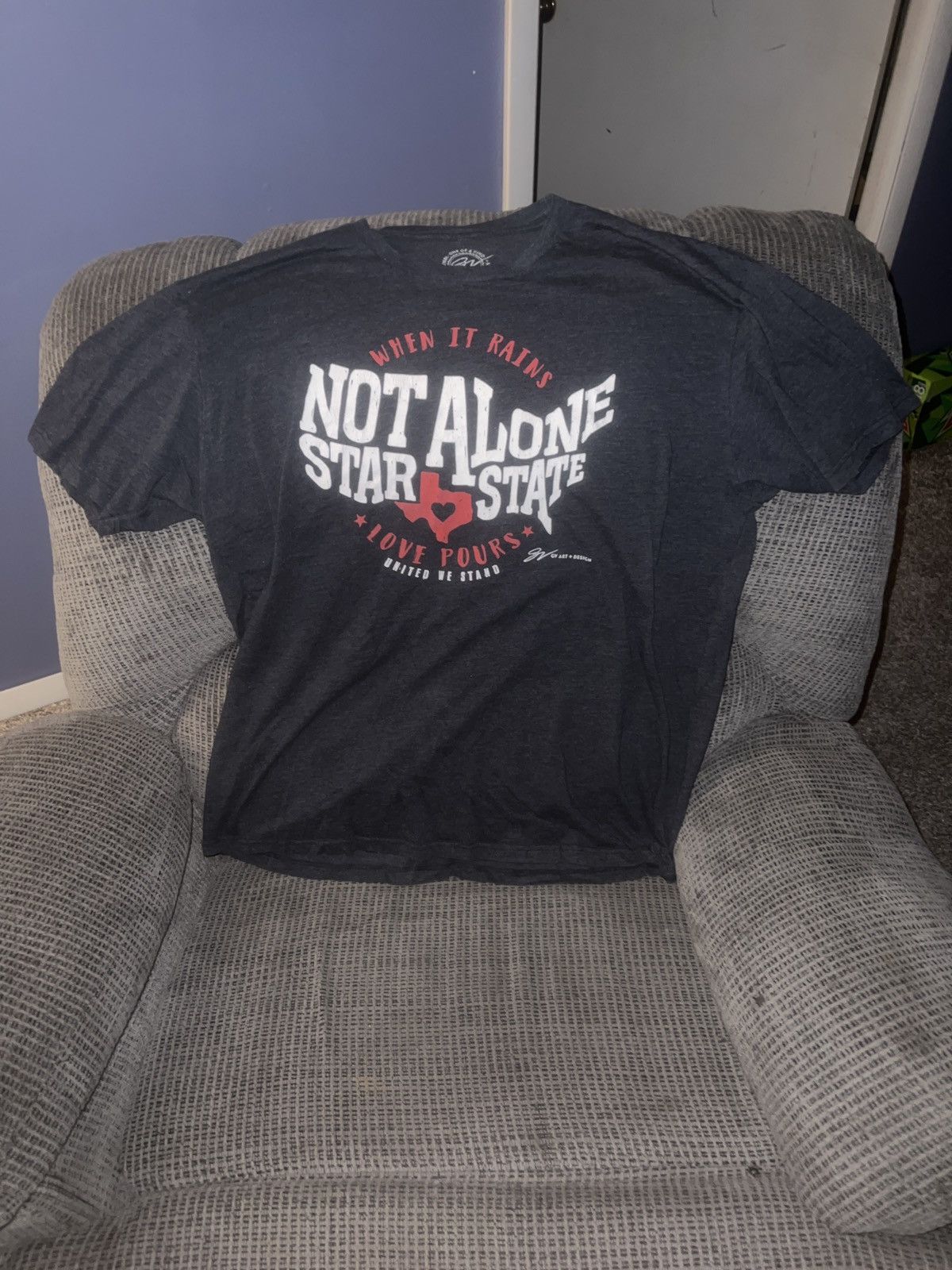 Hypebeast GV Art + Design Not Alone Star State Tee Size US XXL / EU 58 / 5 - 1 Thumbnail