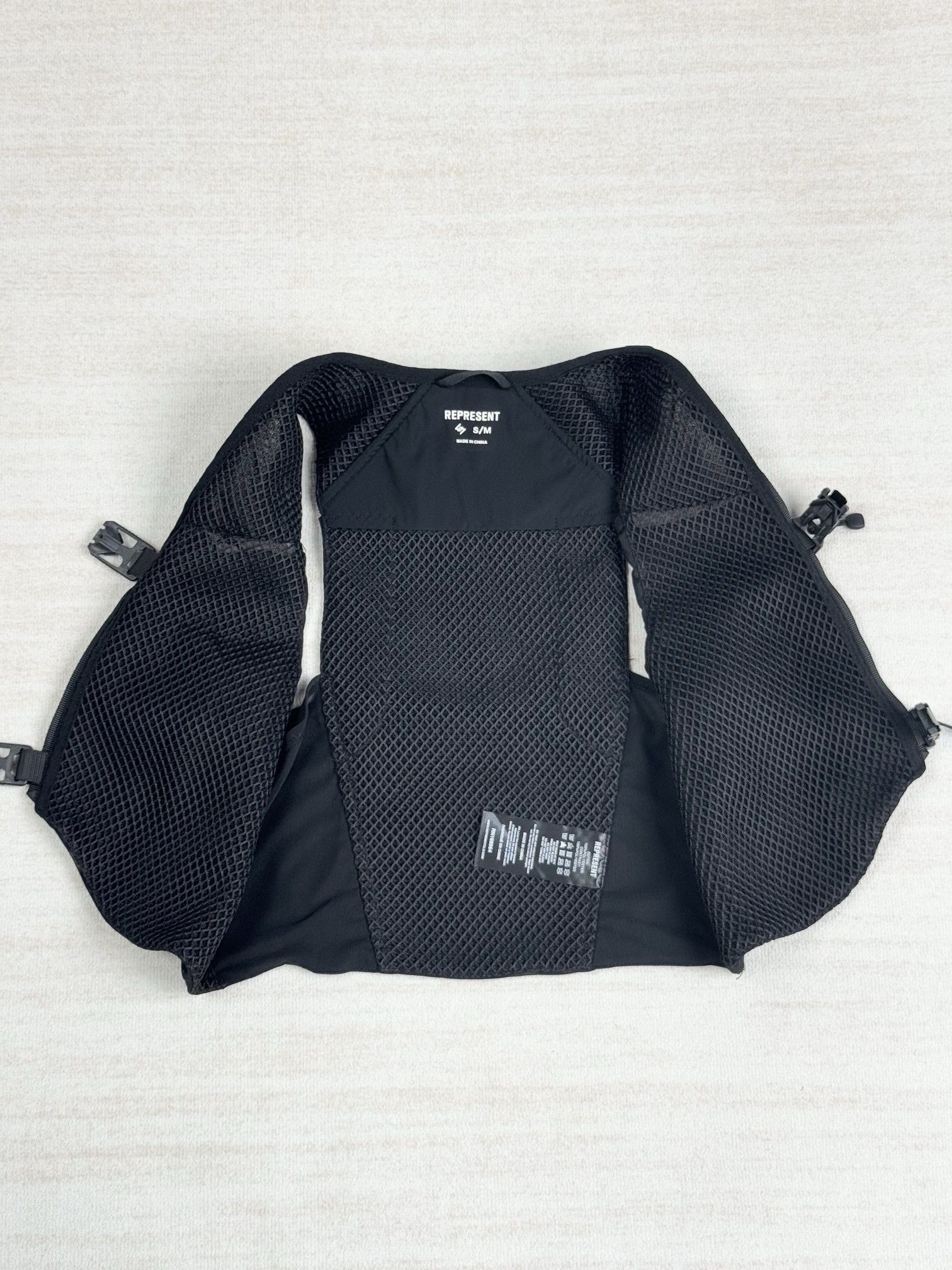 Represent Clo. 247 running vest Size US M / EU 48-50 / 2 - 7 Thumbnail