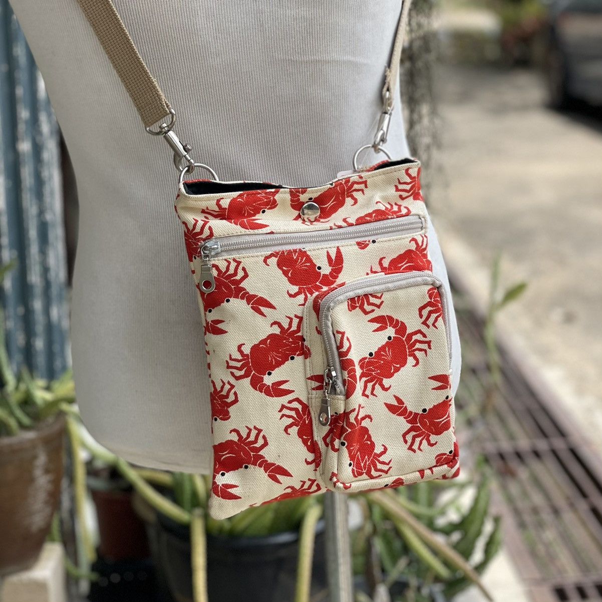 Designer × Japanese Brand Japanese Brand Wabisuke Canvas Printed Crab Crossbody Size ONE SIZE - 2 Thumbnail