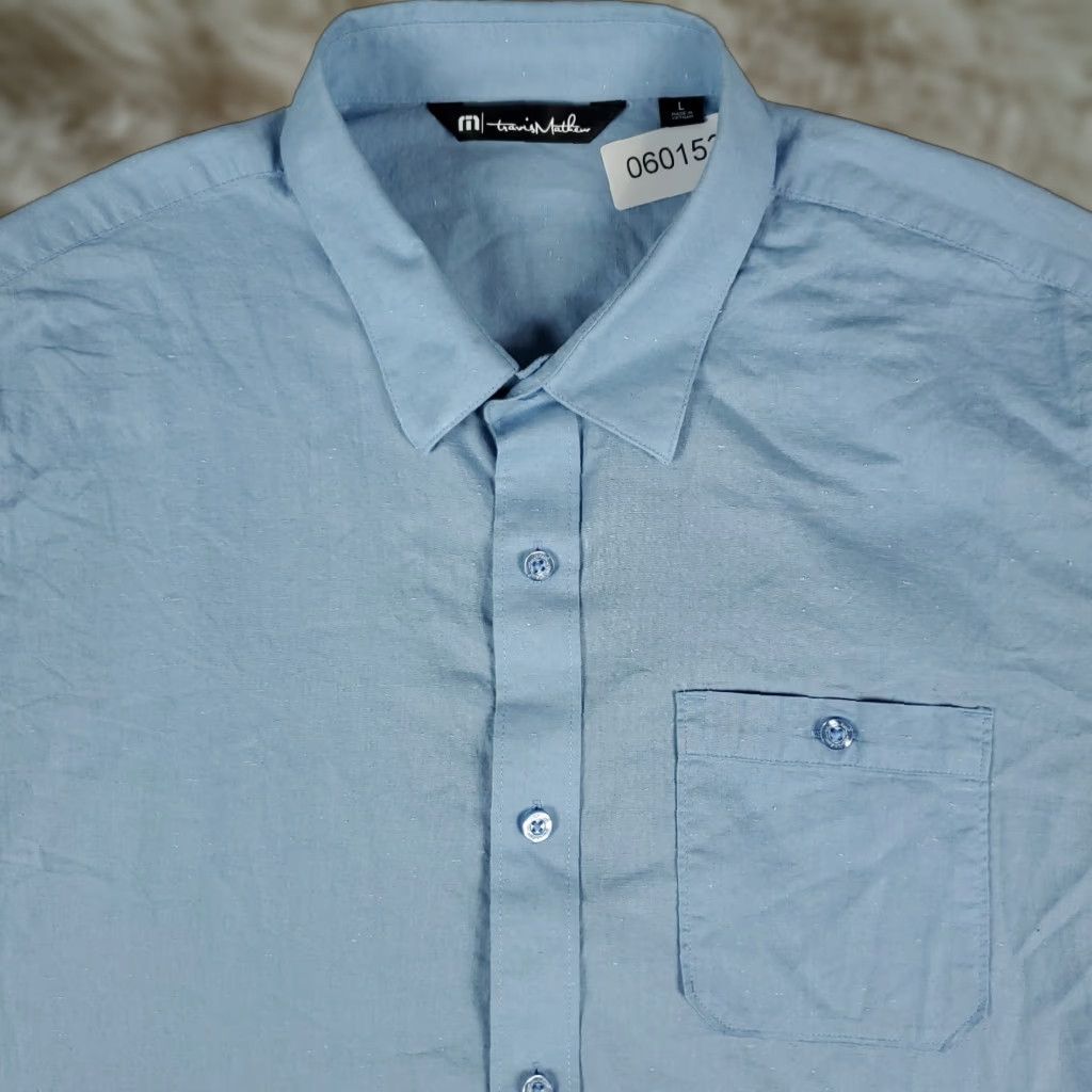TravisMathew Travis Mathew Button-Up Shirt Mens Large Light Blue Short Sleeve Casual Woven Size US L / EU 52-54 / 3 - 1 Thumbnail