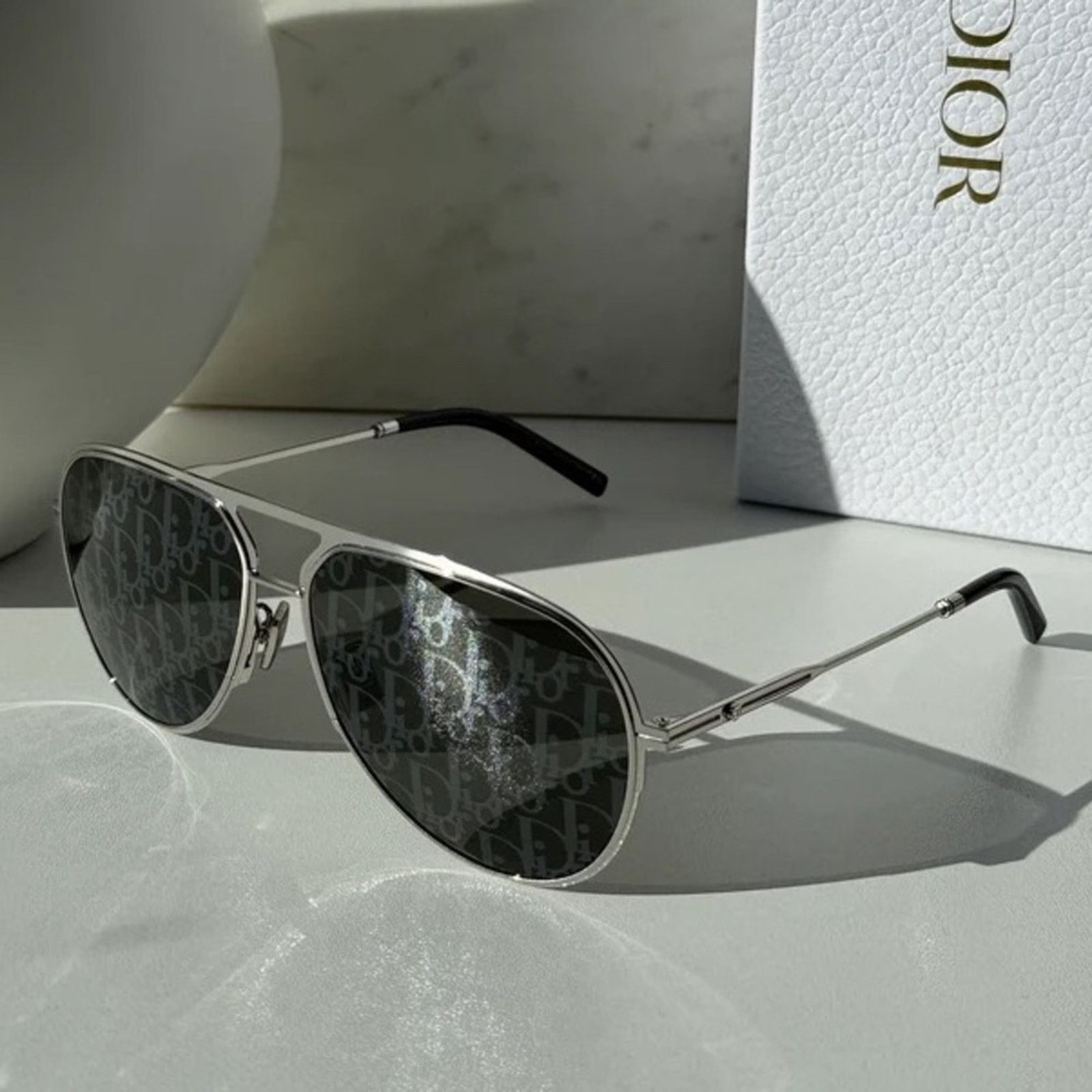 Dior New DIORESSENTIAL A2U F0A8 Silver Monogram Lens Aviator Size ONE SIZE - 8 Thumbnail