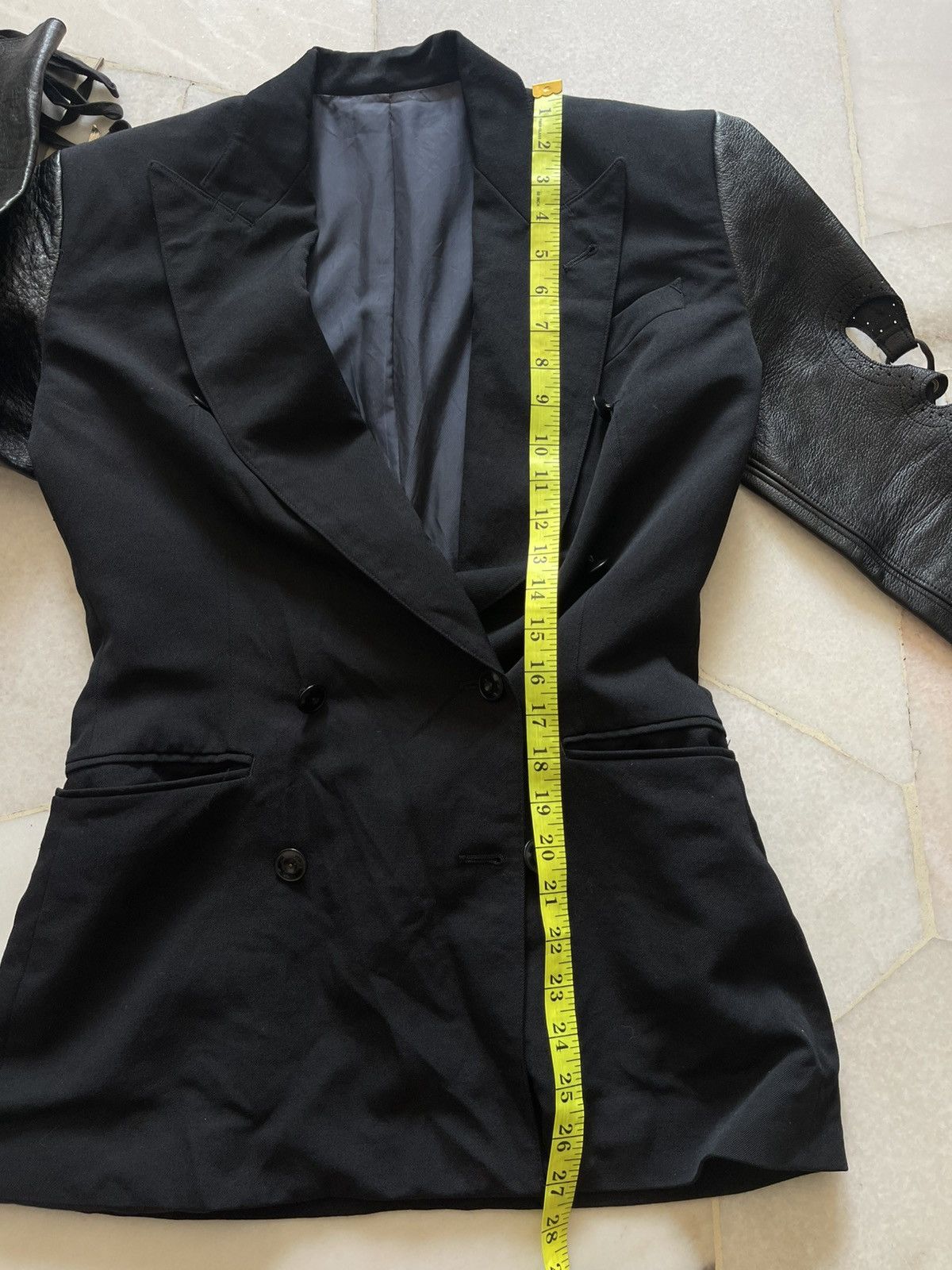 Jean Paul Gaultier Runway 1992 Jean Paul Gaultier Leather Sleeve Jacket 11 Size S / US 4 / IT 40 - 15 Thumbnail