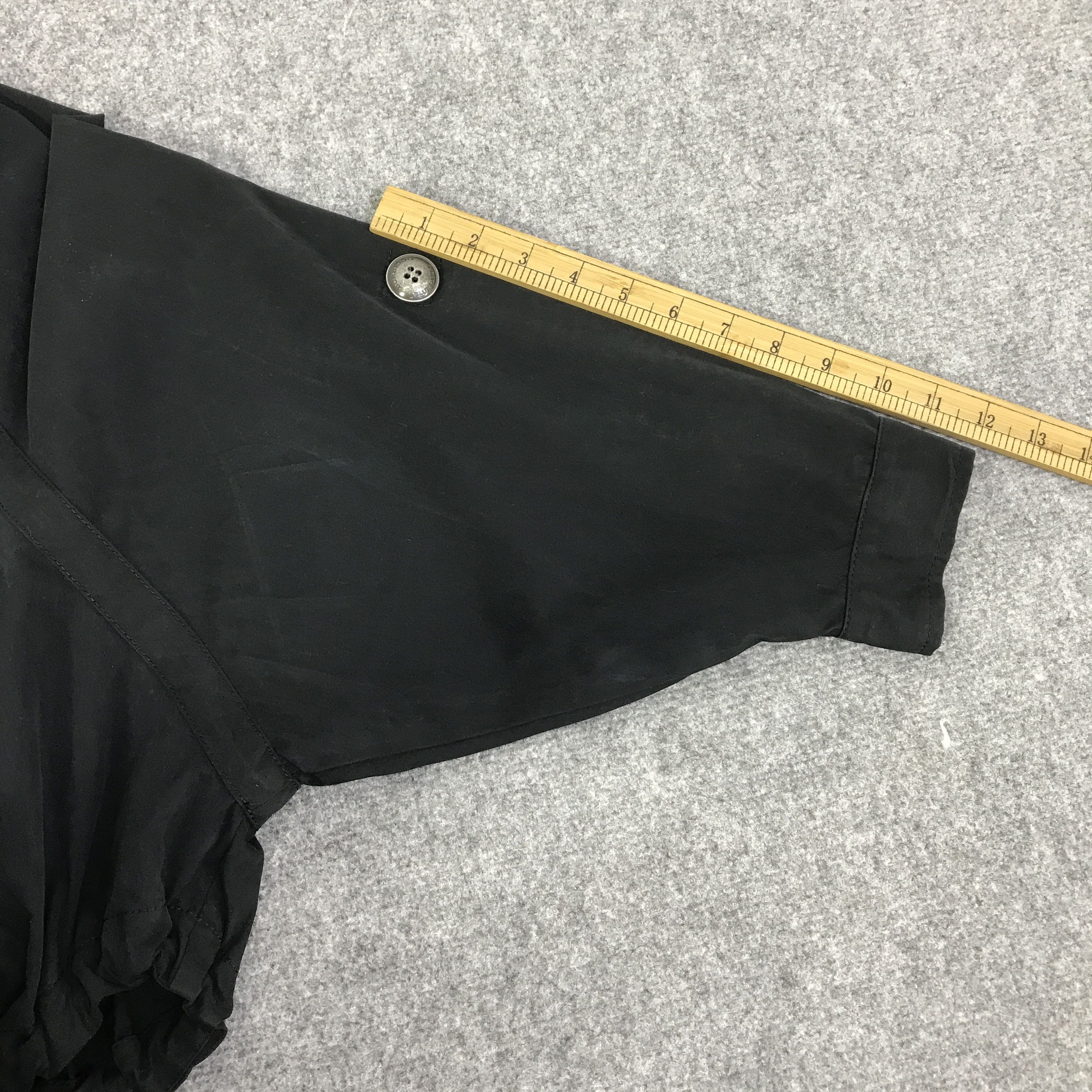 Burberry Burberry Cropped design jacket K88B12 Size US M / EU 48-50 / 2 - 6 Thumbnail