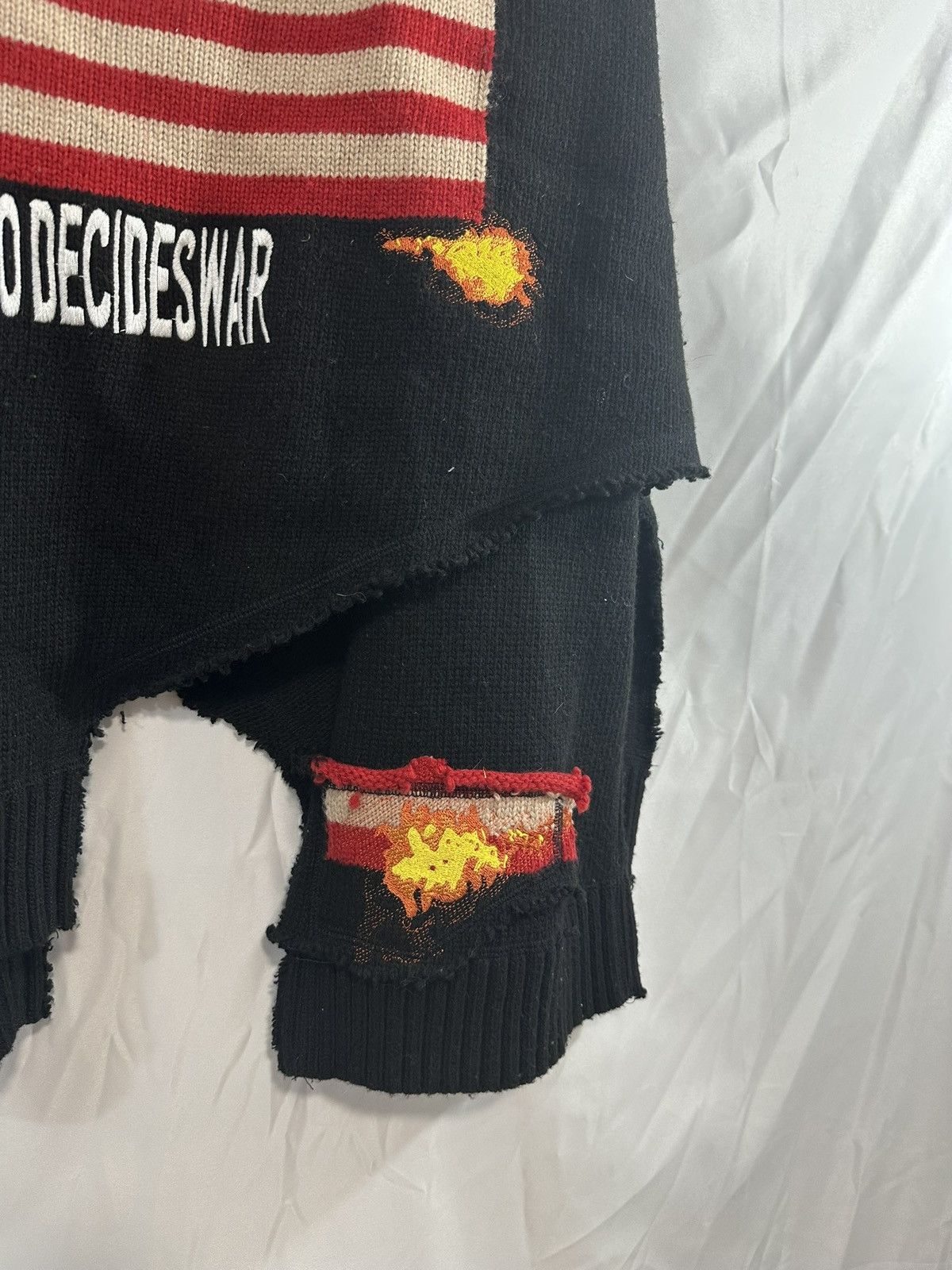 Who Decides War WHO DECIDES WAR sweater knotwear Size US L / EU 52-54 / 3 - 4 Thumbnail