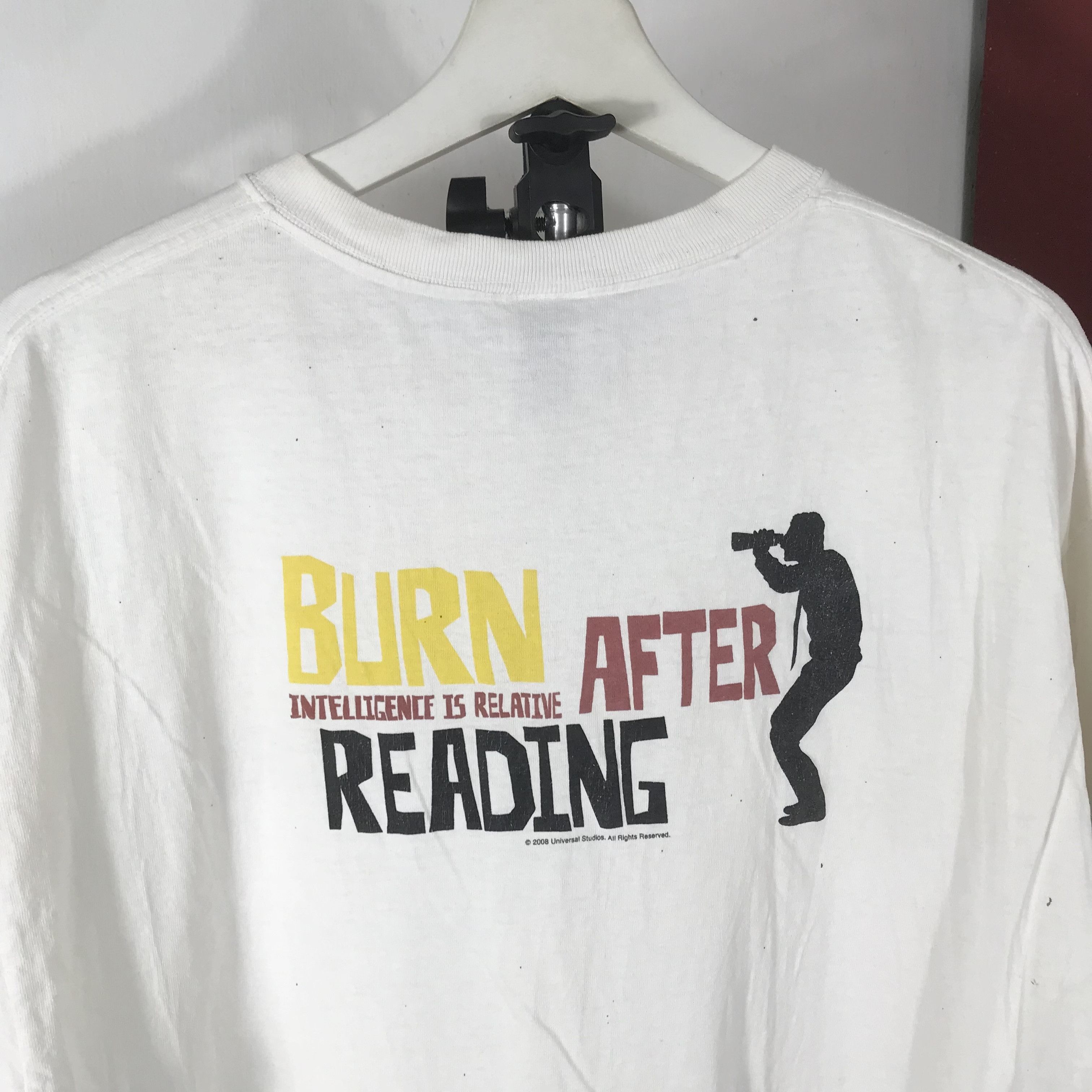 Vintage Vintage burn after reading Brad Pitt Movie Promo T-shirt L Size US XL / EU 56 / 4 - 5 Thumbnail