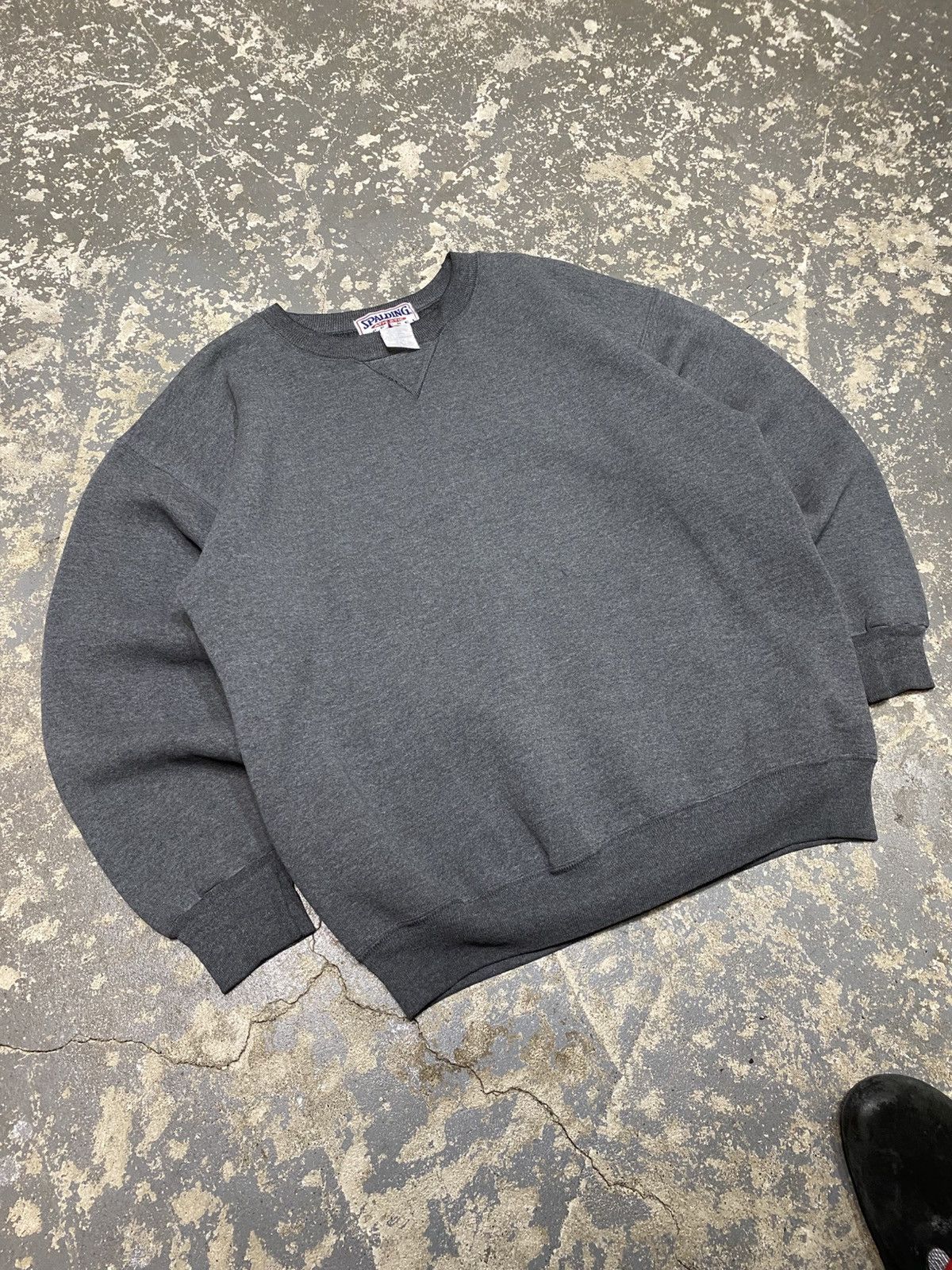 Vintage Vintage Spalding Faded Black/Grey Blank Pullover Crewneck Size US L / EU 52-54 / 3 - 7 Thumbnail