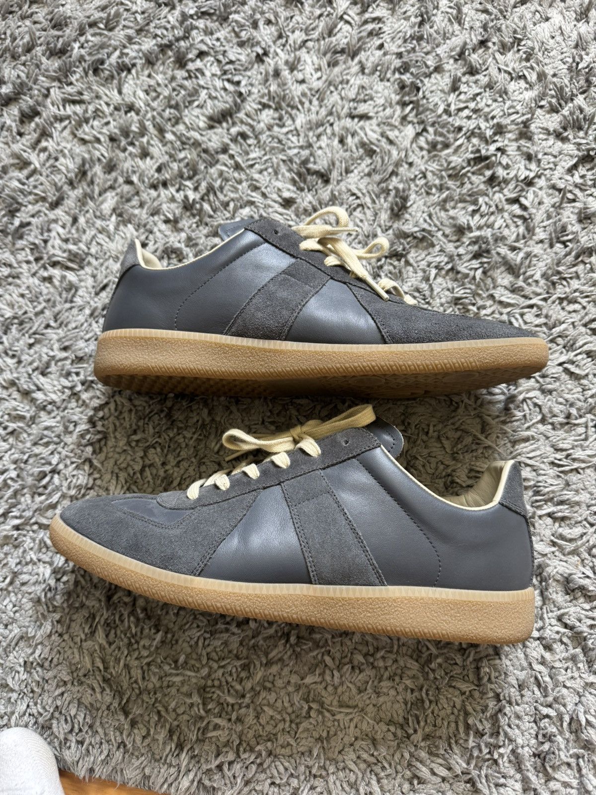 Maison Margiela Maison Margiela Replica Gats Size US 9.5 / EU 42-43 - 1 Thumbnail