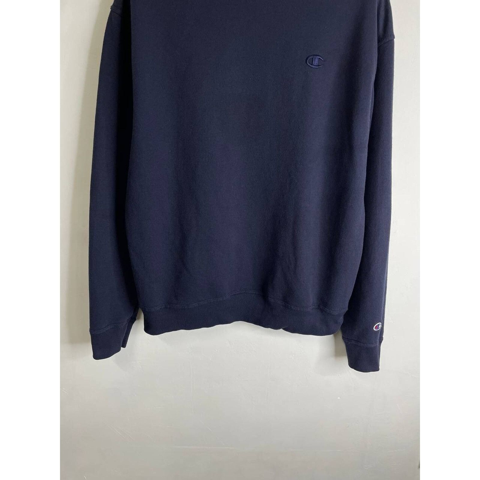 Champion Vintage Champion Navy Blue Crewneck Sweatshirt Size L Size US L / EU 52-54 / 3 - 5 Thumbnail