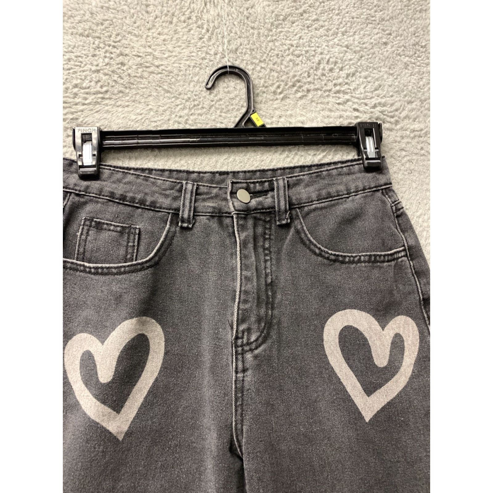 Vintage 90s Boyfriend Heart Jeans Women's Black Straight High Rise Denim 28x28 Regular 5-Pocket Button Closure Machine Washable Size 28" / US 6 / IT 42 - 2 Thumbnail