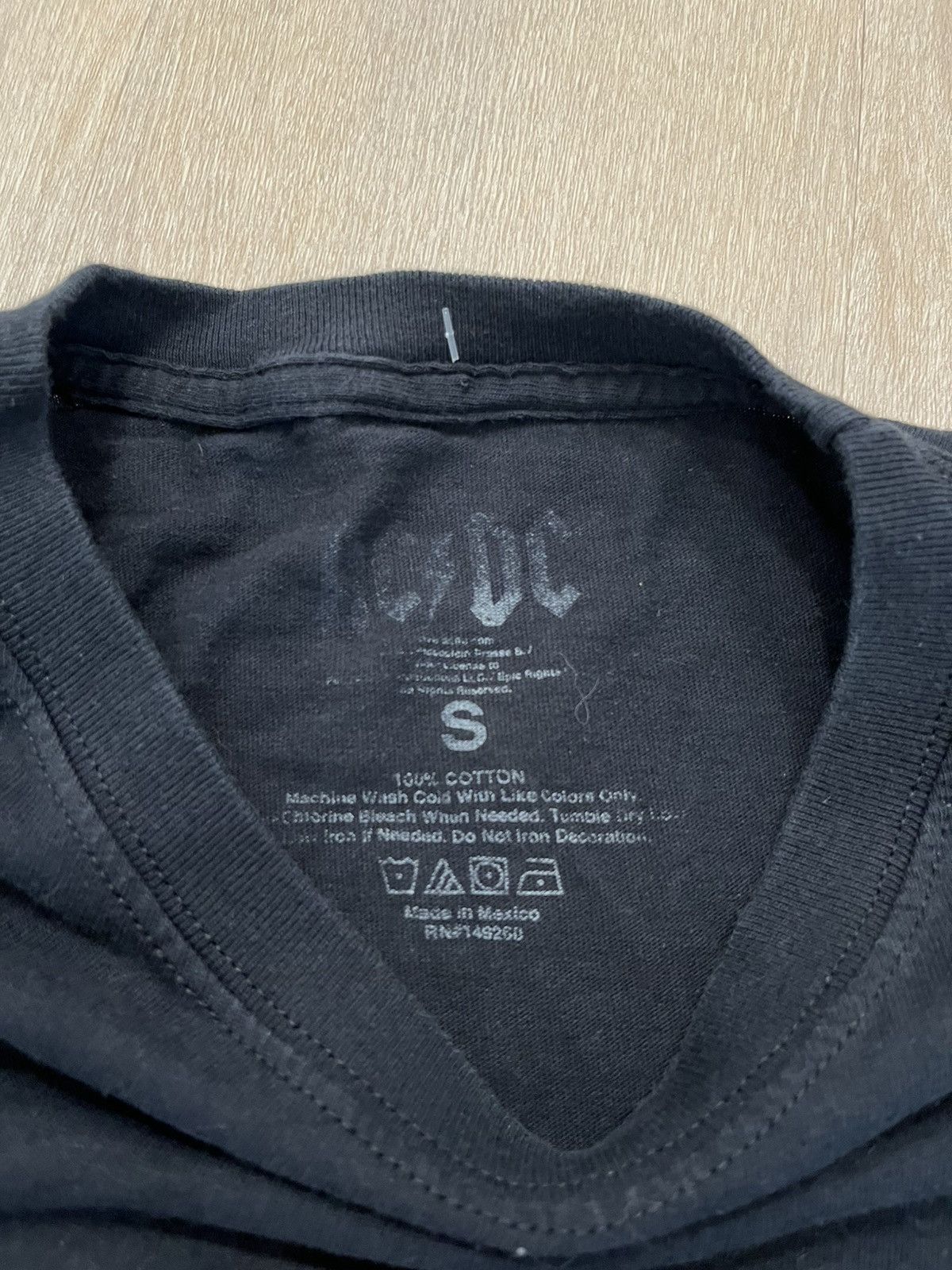 Vintage ACDC Shirt Size US S / EU 44-46 / 1 - 3 Thumbnail