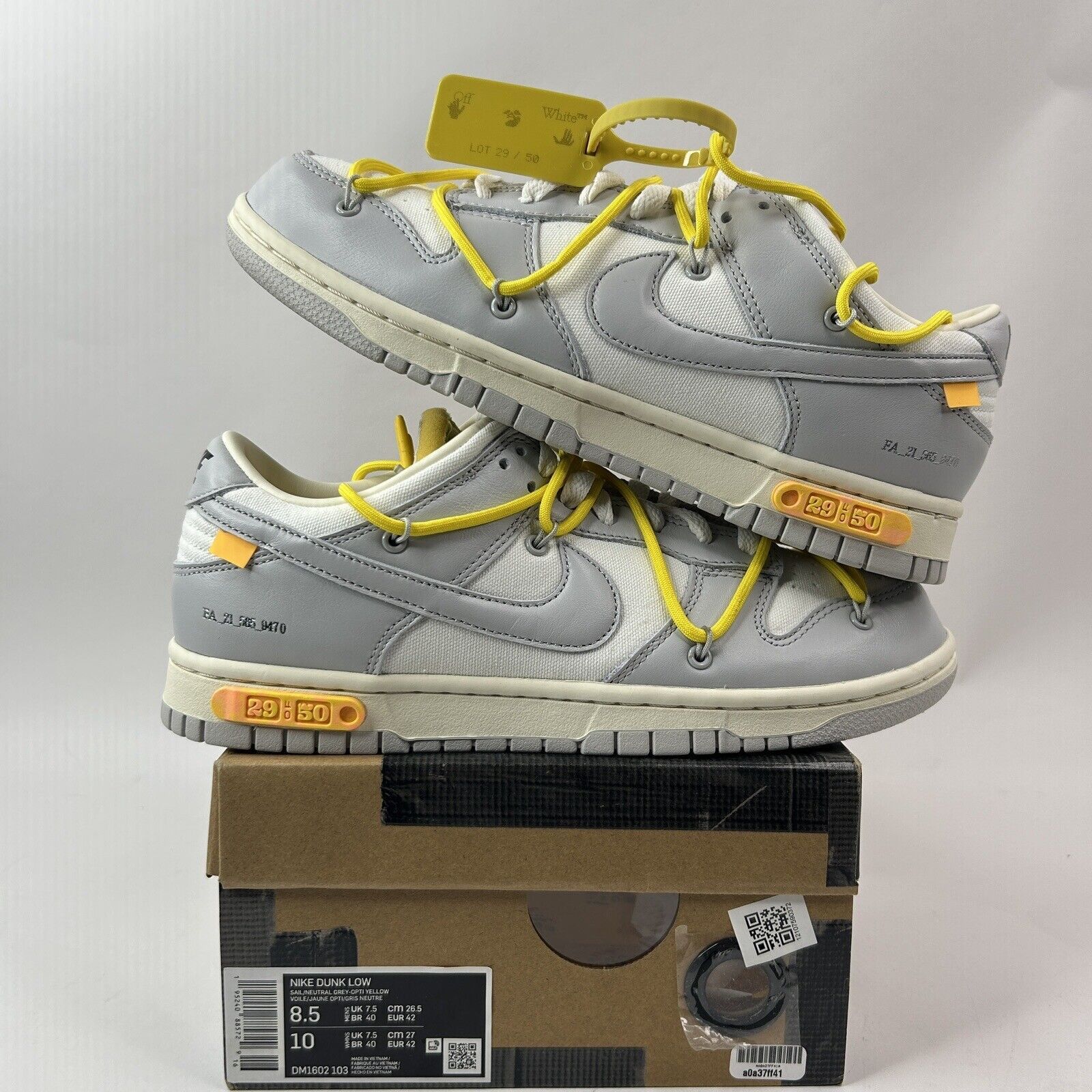 Nike Nike Dunk Low x Off-White Lot 29 of 50 “Sail/Neutral Gray” Size US 8.5 / EU 41-42 - 1 Thumbnail