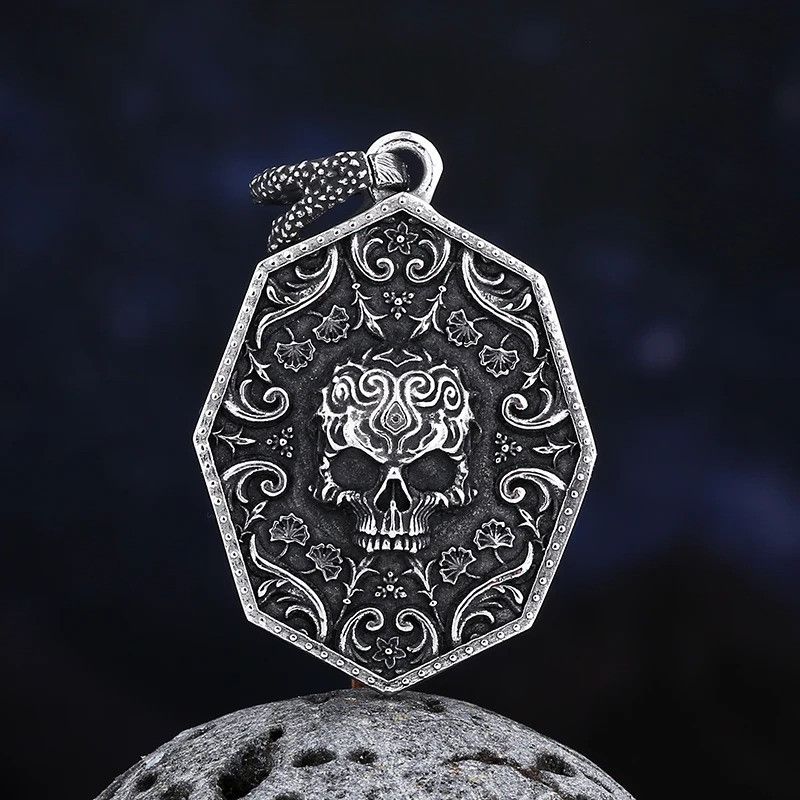 Jewelry Skull With Pattern Pendant Necklace 2025 Size ONE SIZE - 4 Thumbnail