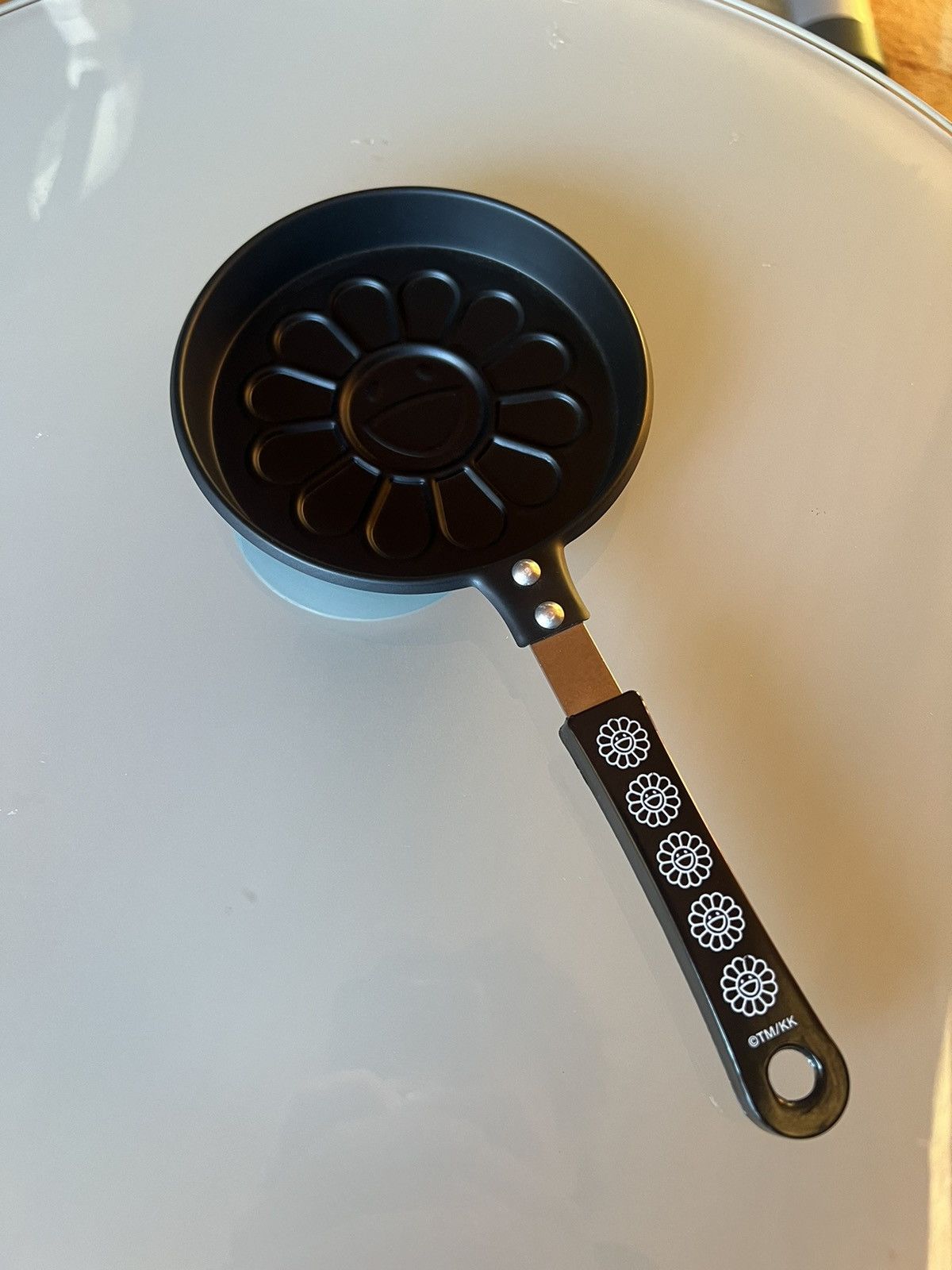 Takashi Murakami Takashi Murakami x Smart Magazine Pancake-Maker Size ONE SIZE - 2 Thumbnail