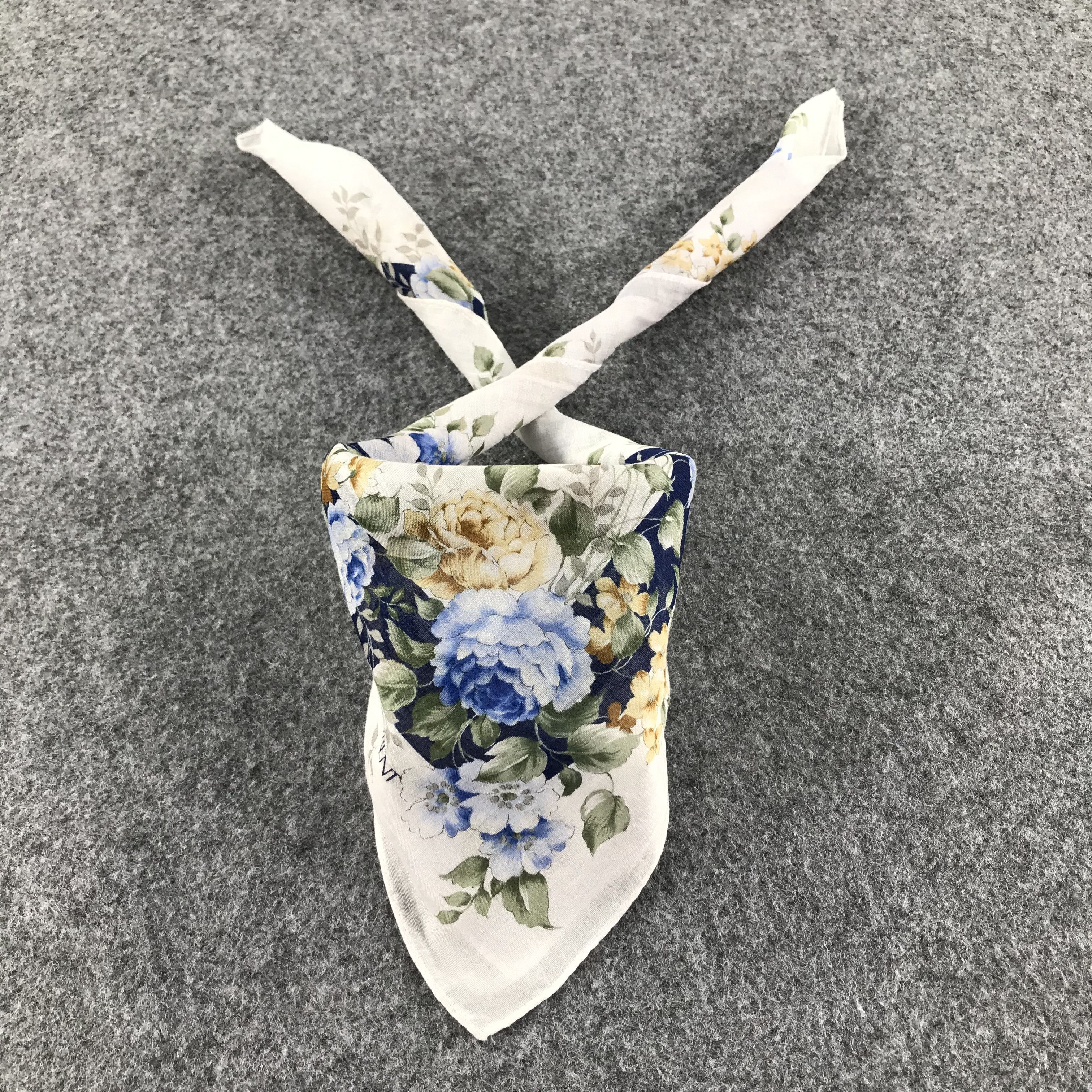 Yves Saint Laurent YSL Floral Handkerchief Neckerchief Bandana H407 Size ONE SIZE - 2 Thumbnail
