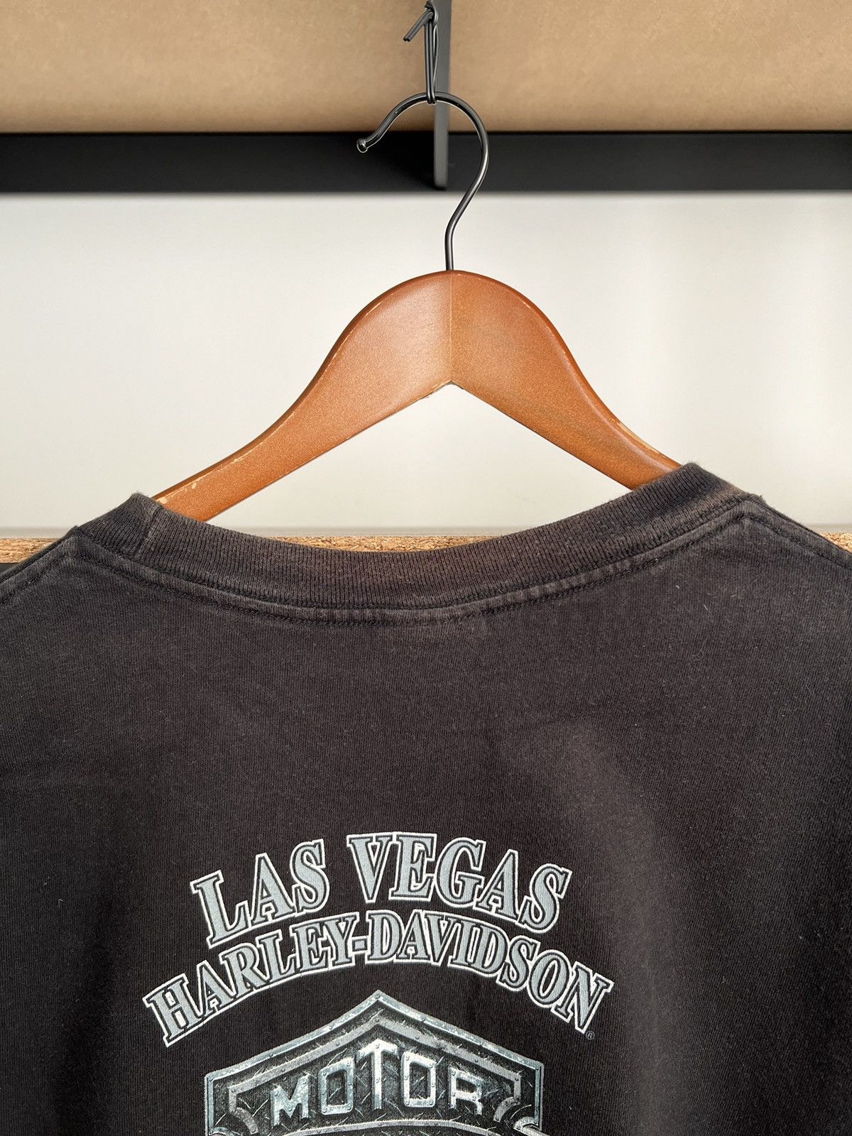 Harley Davidson Vintage 2009 Harley Davidson Wolf Pocket Las Vegas T-shirt Size US XXL / EU 58 / 5 - 19 Thumbnail