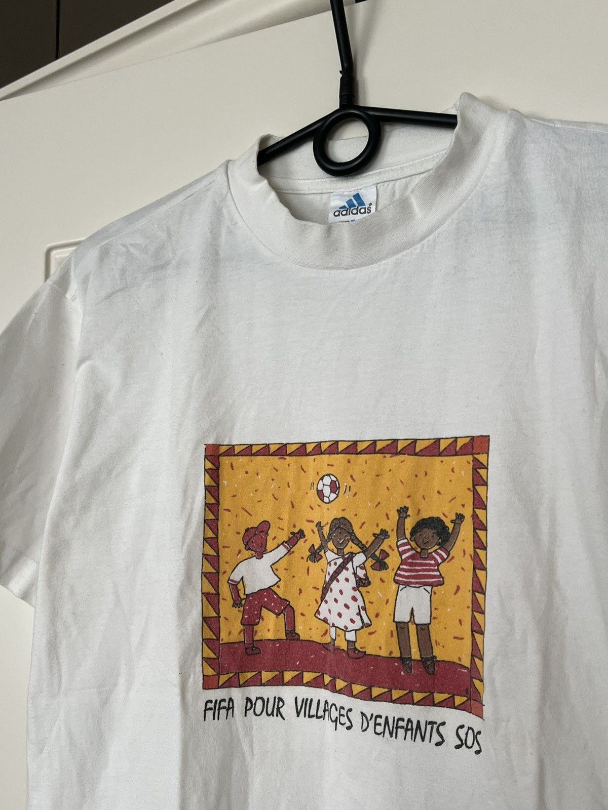 Adidas Vintage Adidas Tee T-Shirt FIFA POUR VILLAGES D'ENFANTS SOS Size US XS / EU 42 / 0 - 2 Thumbnail