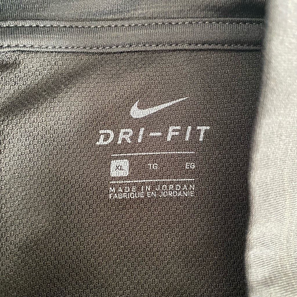 Nike Nike Men XL drifit 1/4 zip Longsleeve pullover collegiate we Size US XL / EU 56 / 4 - 5 Thumbnail