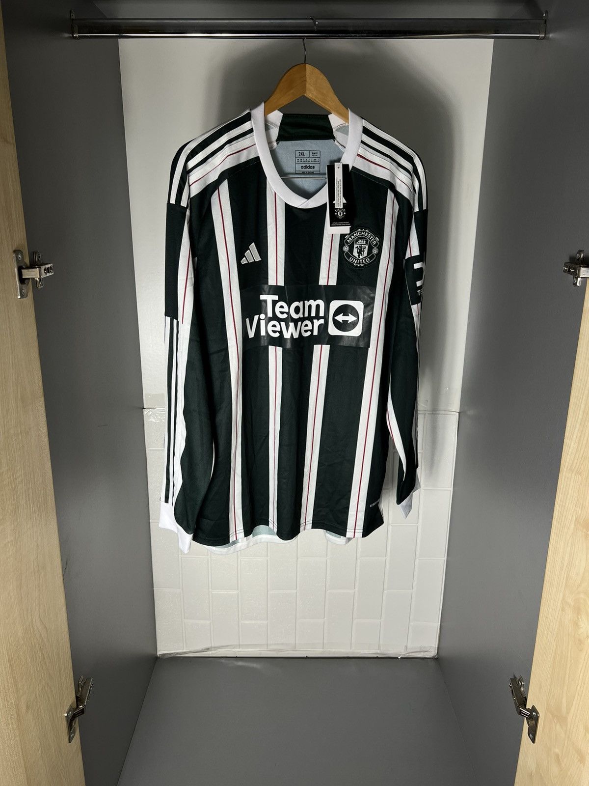 Vintage VERY RARE ADIDAS FC MANCHESTER UNITED ENGLAND SOCCER JERSEY Size US XXL / EU 58 / 5 - 9 Thumbnail