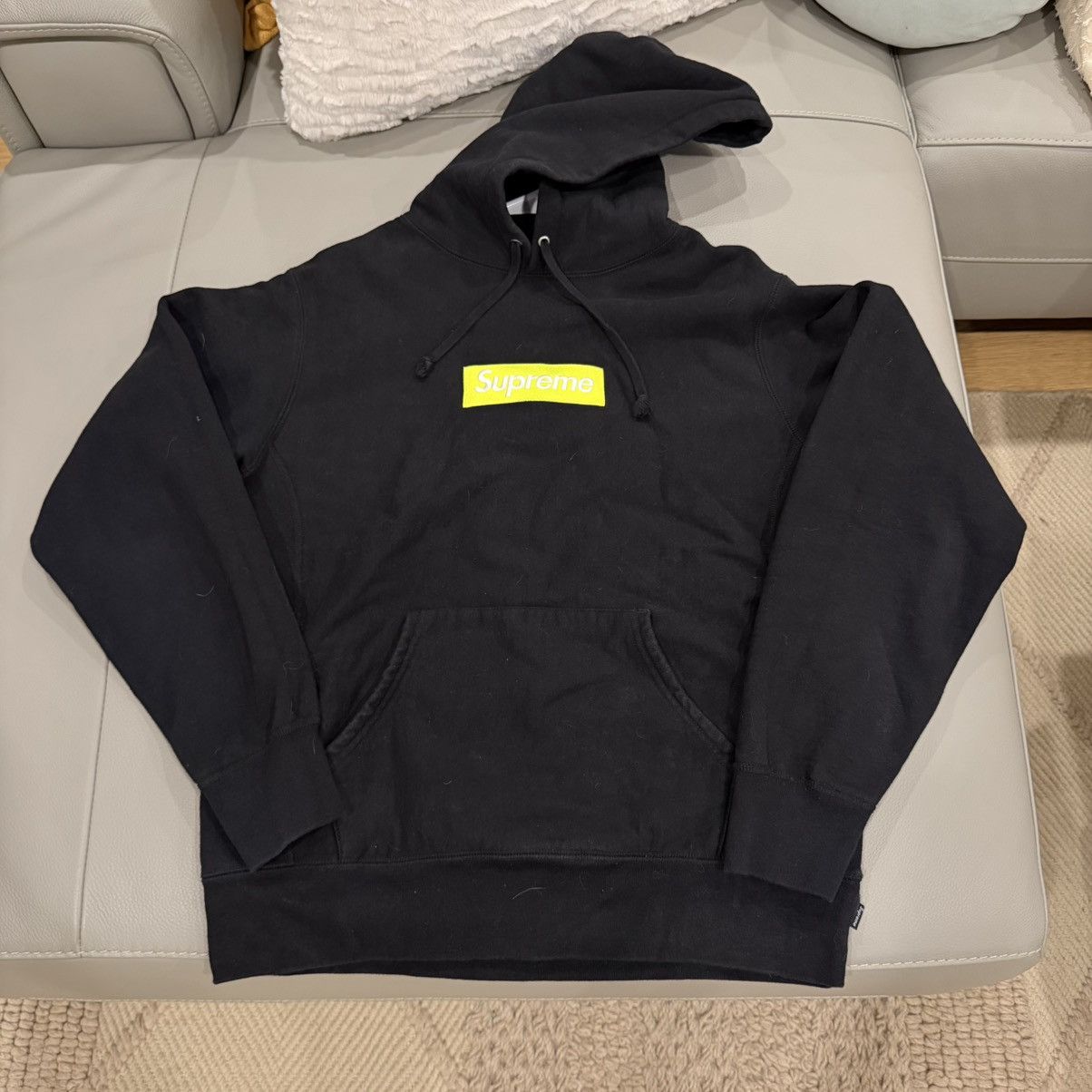 Supreme Supreme Shanghai box logo hoodie hooded medium | Grailed