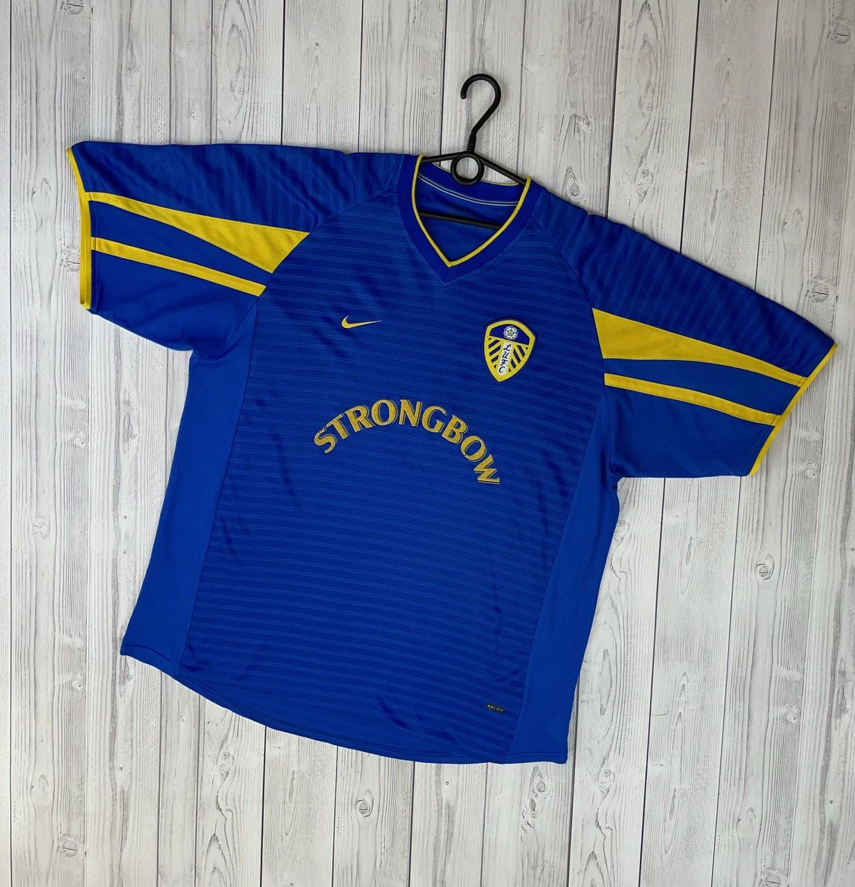 Nike Vintage nike Leeds soccer jersey blue logo size XXL Size US XXL / EU 58 / 5 - 1 Thumbnail