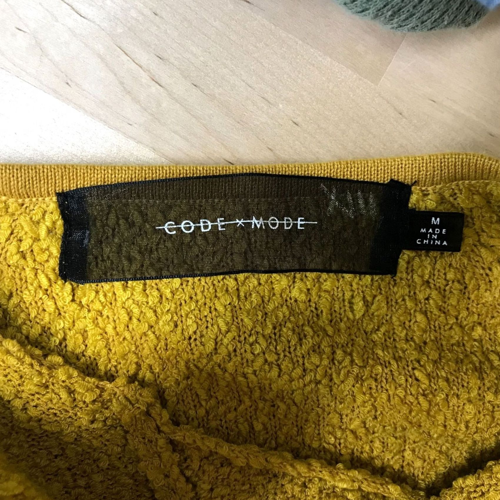 Vintage CODE X MODE Women Medium Gold Long Sleeve V Neck Pullover Top Size M / US 6-8 / IT 42-44 - 7 Thumbnail