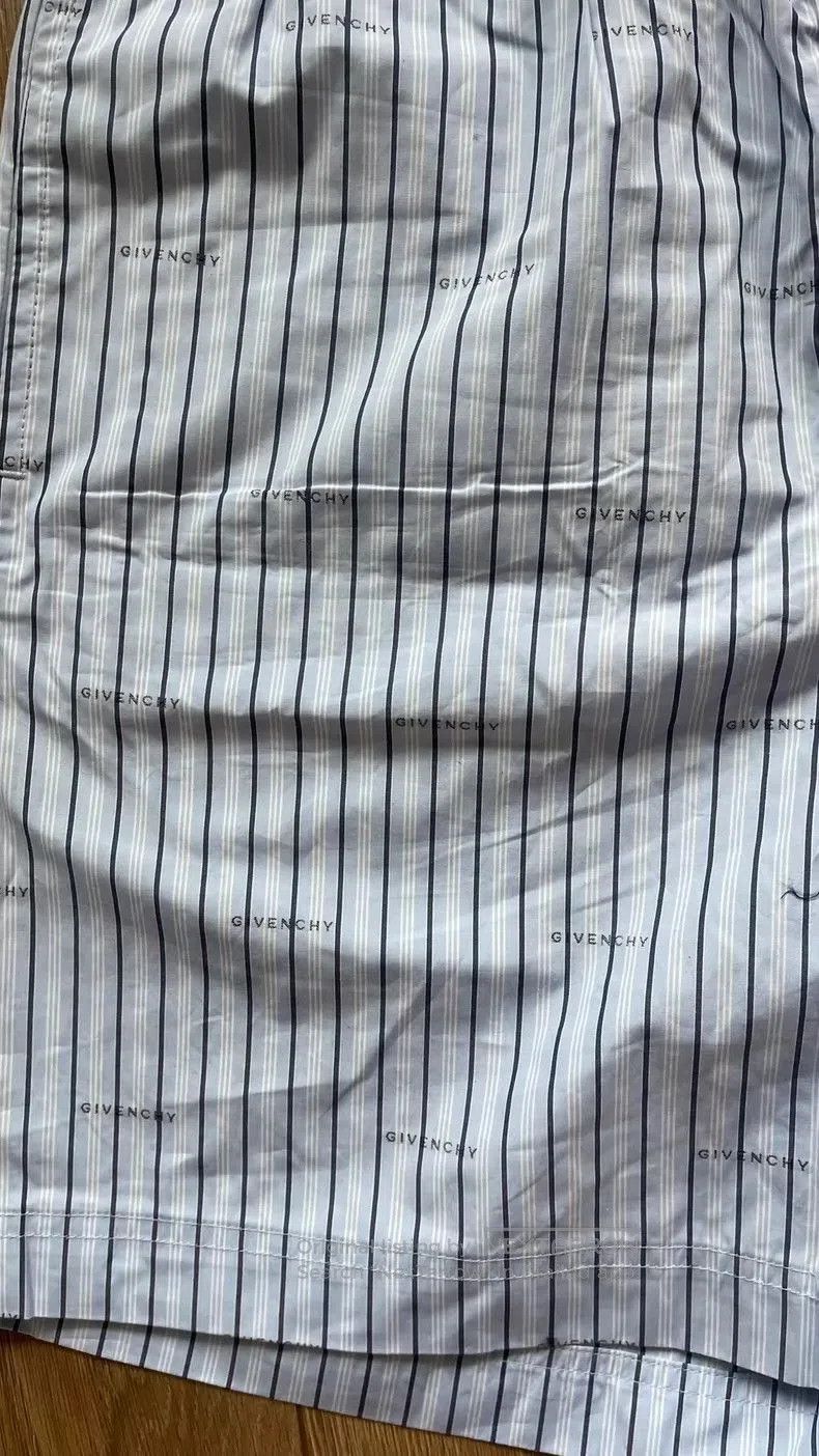 Givenchy Givenchy Blue Striped Casual Shorts. Size US 34 / EU 50 - 3 Thumbnail