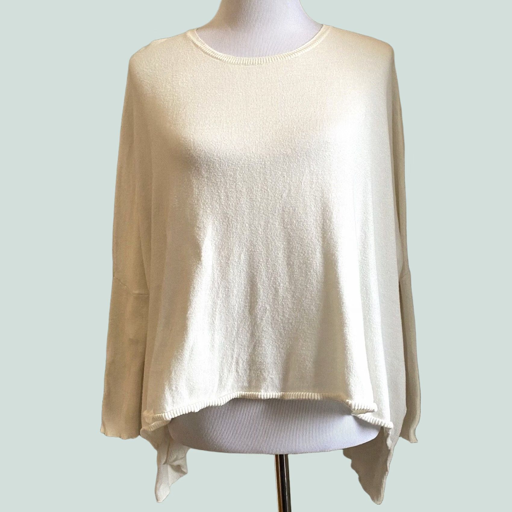 Vintage Fresh Produce Ivory Sweater Cotton Blend Boxy Lightweight High Low XS/S Women’s Crew Neck Pullover Knit Solid All Seasons Ladies Womens Size XS / US 0-2 / IT 36-38 - 1 Thumbnail