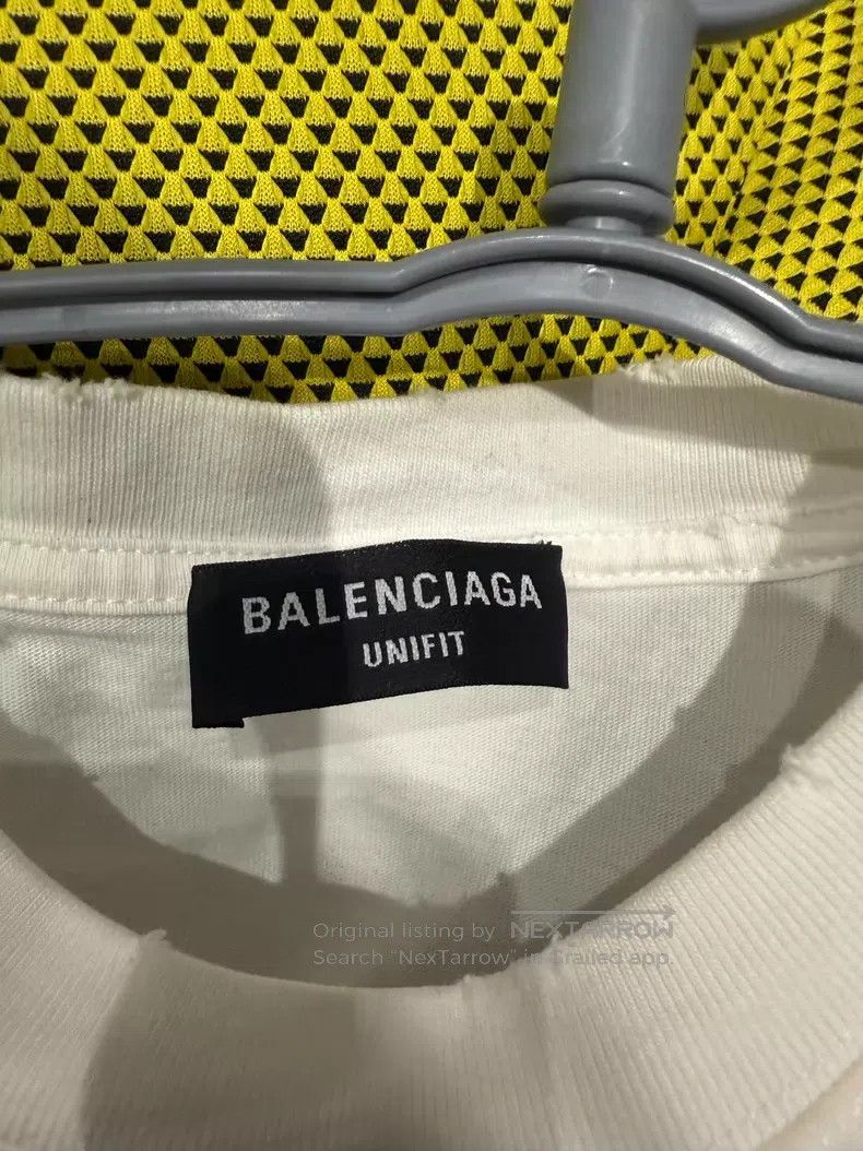 Balenciaga Balenciaga White Short Sleeve T-Shirt with Hole Size US S / EU 44-46 / 1 - 2 Thumbnail