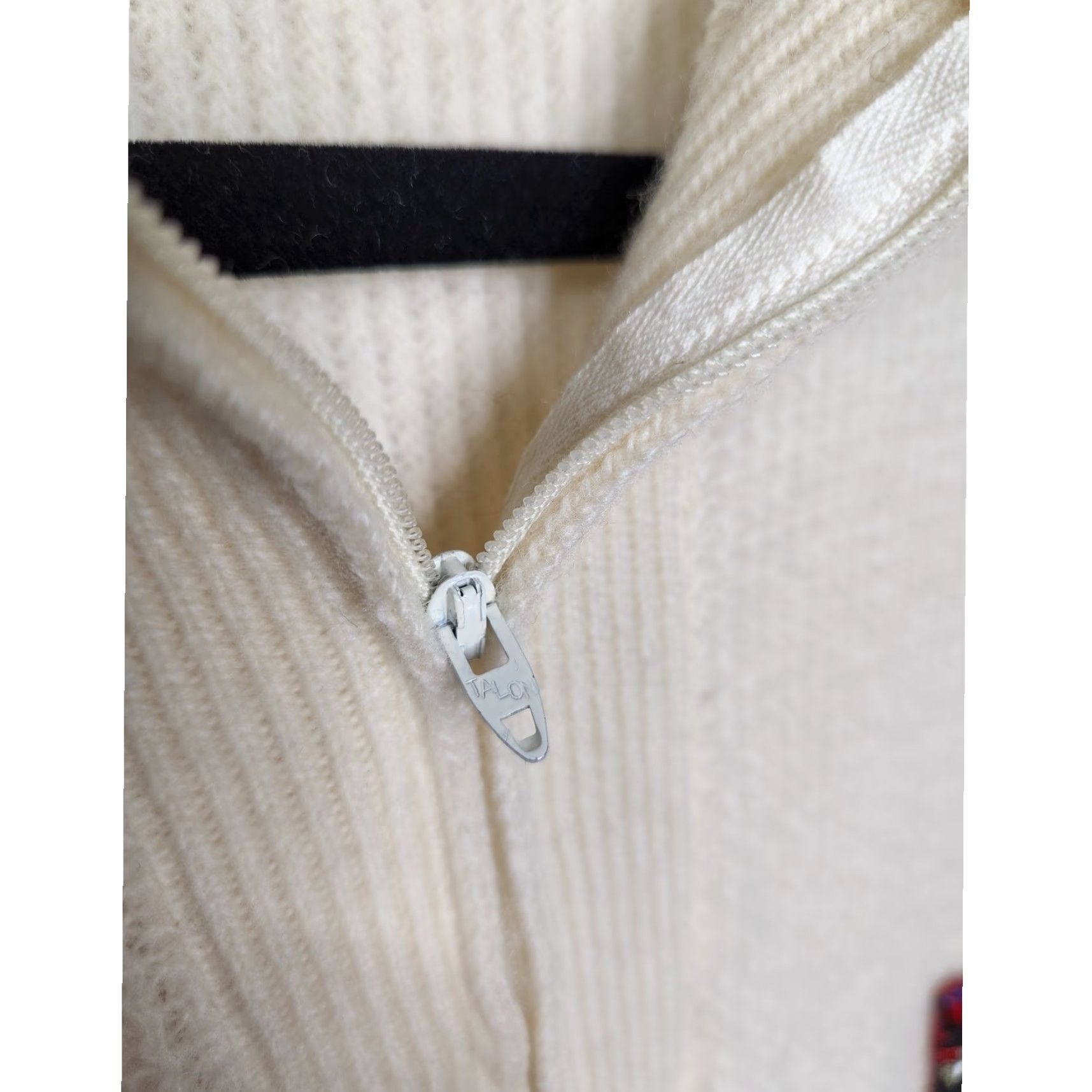 Jockey VINTAGE Jockey Sweater Knit VTG Rare Logo Crest Shirt Unisex Adults Large Cream 60s 70s Pullover Colgate? Size US L / EU 52-54 / 3 - 6 Thumbnail