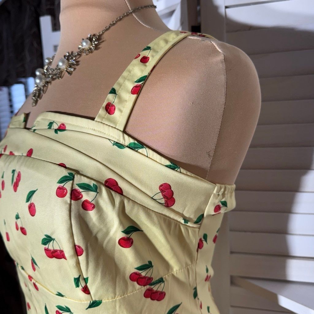 Vintage Y2K yellow halter top cherry print pattern elastic back 2X Size XXL / US 16-18 / IT 52-54 - 7 Thumbnail