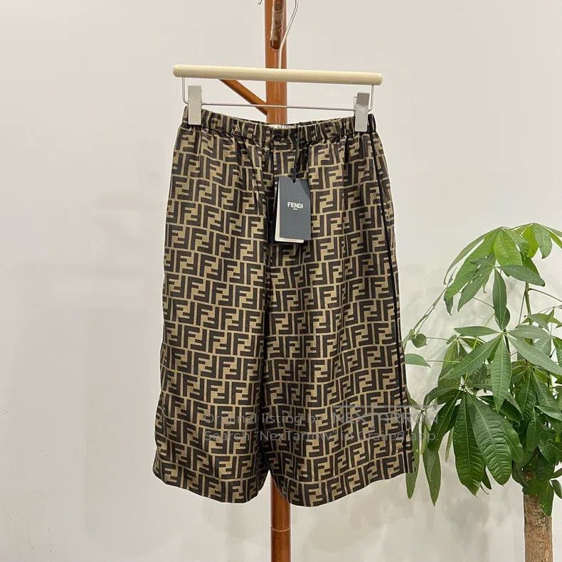 Fendi Fendi Shorts Size 24" / US 00 / IT 34 - 1 Thumbnail