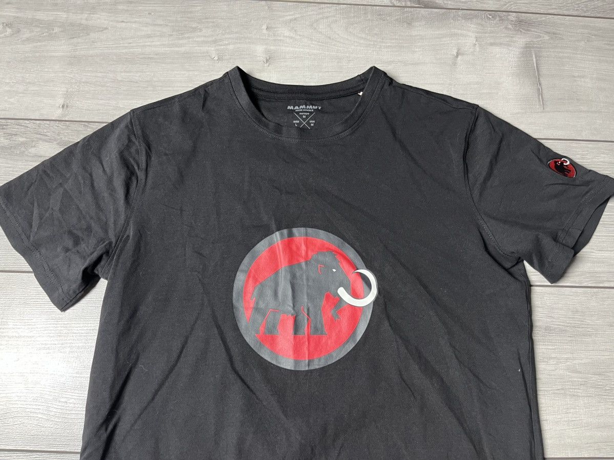 Mammut Mammut Tshirt big logo size Medium Size US M / EU 48-50 / 2 - 3 Thumbnail