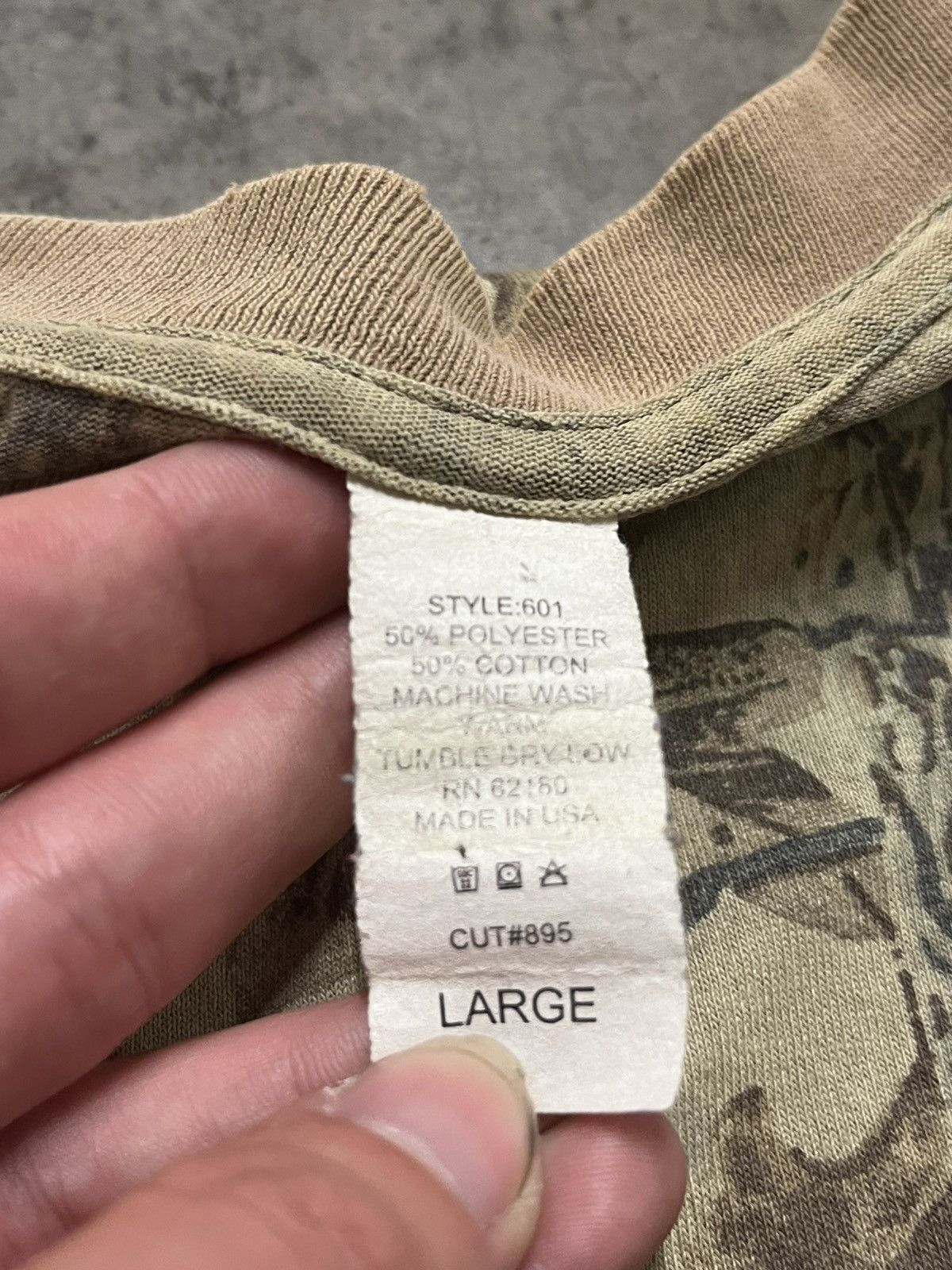 Vintage Realtree camo vintage faded longsleeve pocket tee boxy Size US L / EU 52-54 / 3 - 6 Thumbnail