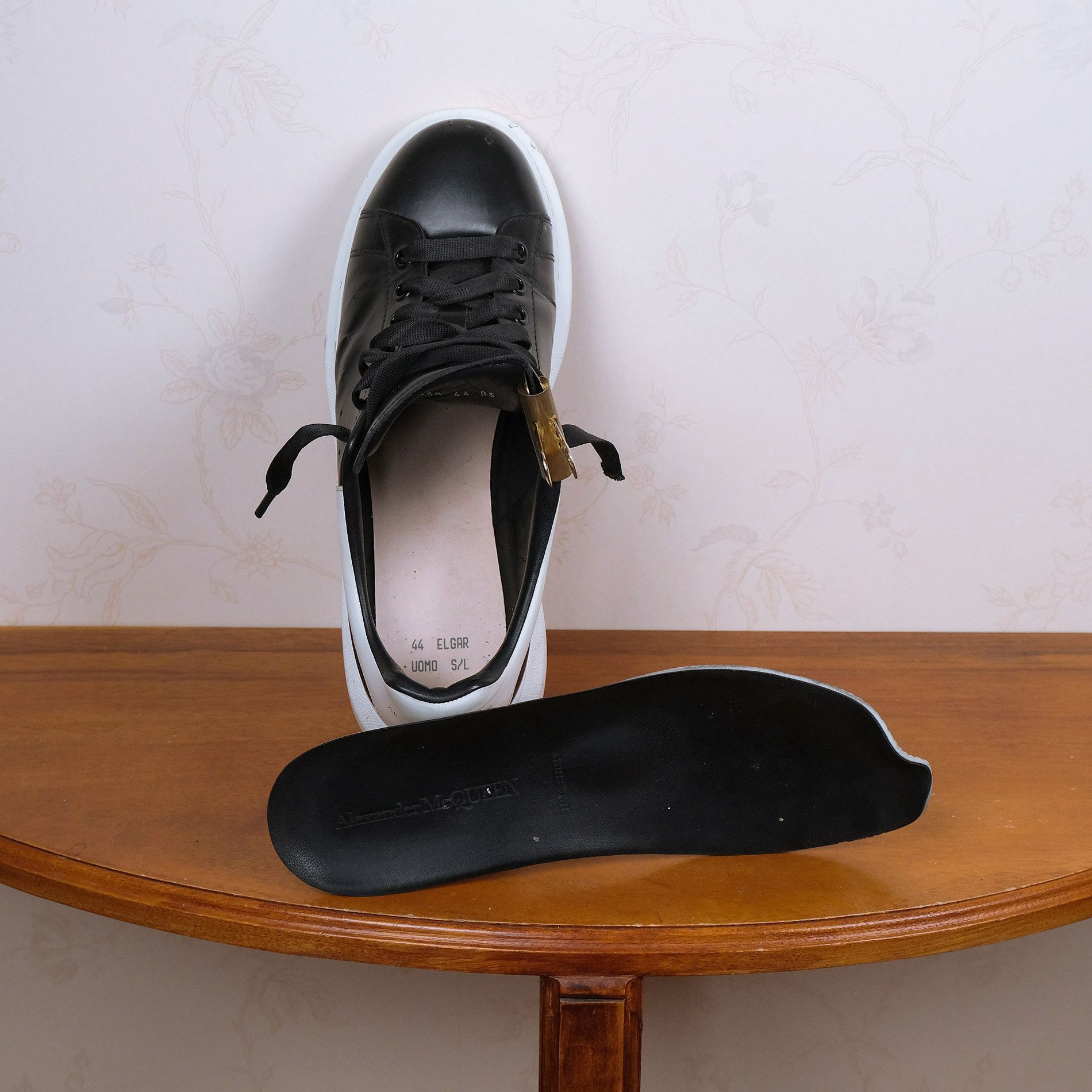 Alexander McQueen Alexander McQueen, black leather sneakers, size 44, RRP €550 Size US 11 / EU 44 - 7 Thumbnail