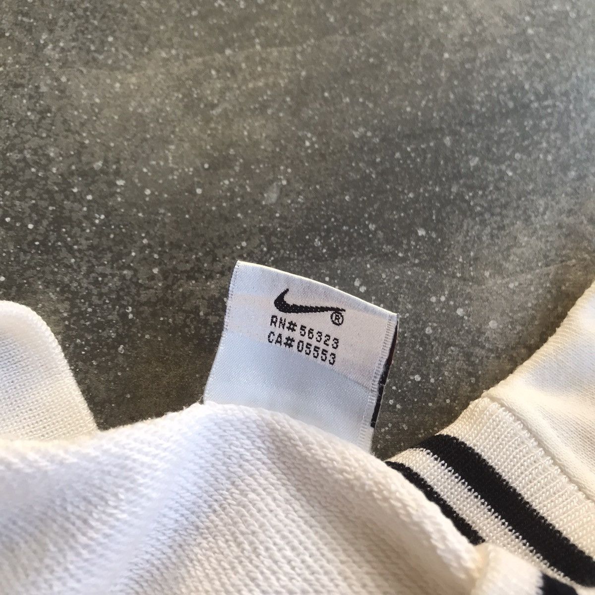 Nike × Vintage Sweatshirt Nike Vintage Small Swoosh Size US L / EU 52-54 / 3 - 8 Thumbnail
