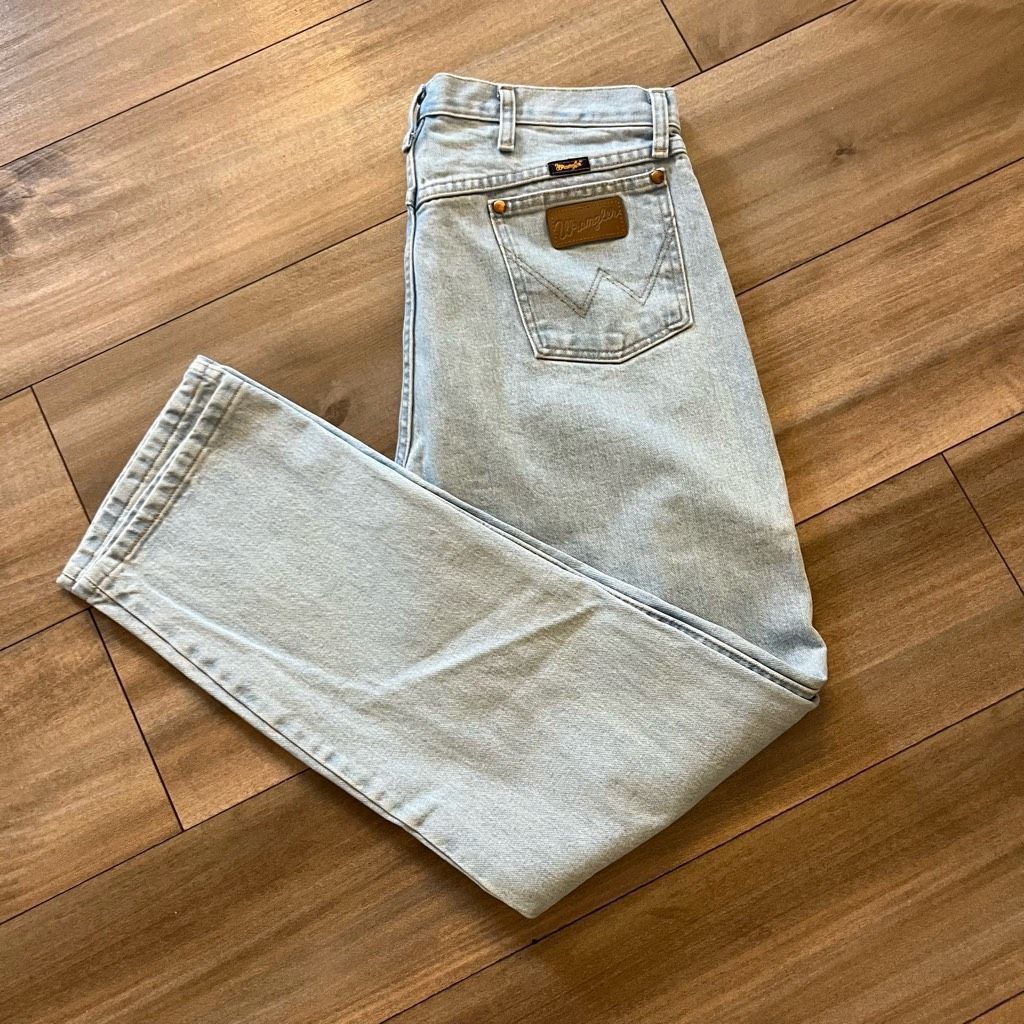 Wrangler Vintage Wrangler Light Wash Denim Cargo Jeans Men 36x32 Size US 36 / EU 52 - 1 Thumbnail
