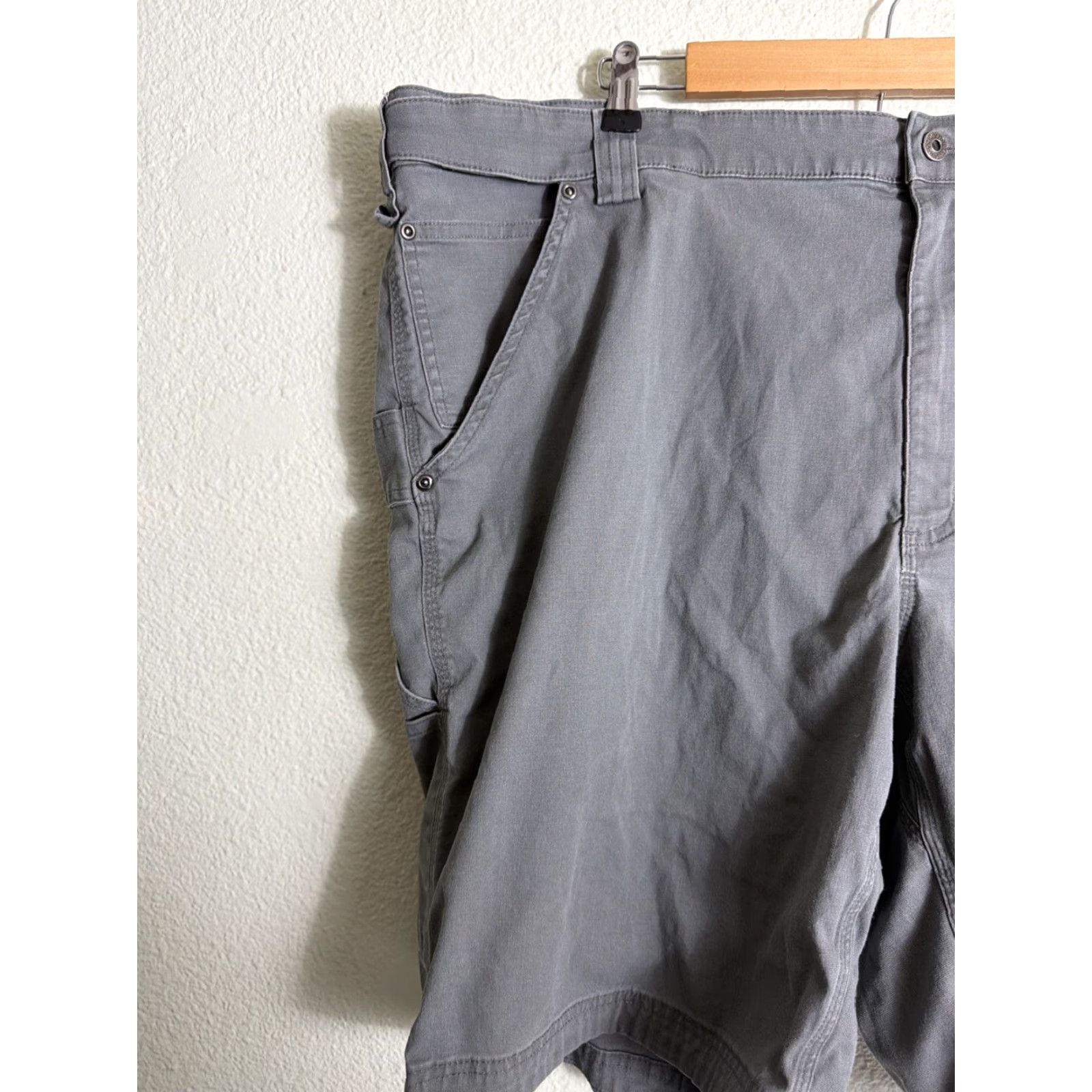 Vintage DULUTH Cargo Shorts Mens 48 Gray Workwear Inseam 11 in Flat Front Flex Firehose Coolmax Utility Cargo Shorts Size US 32 / EU 48 - 4 Thumbnail