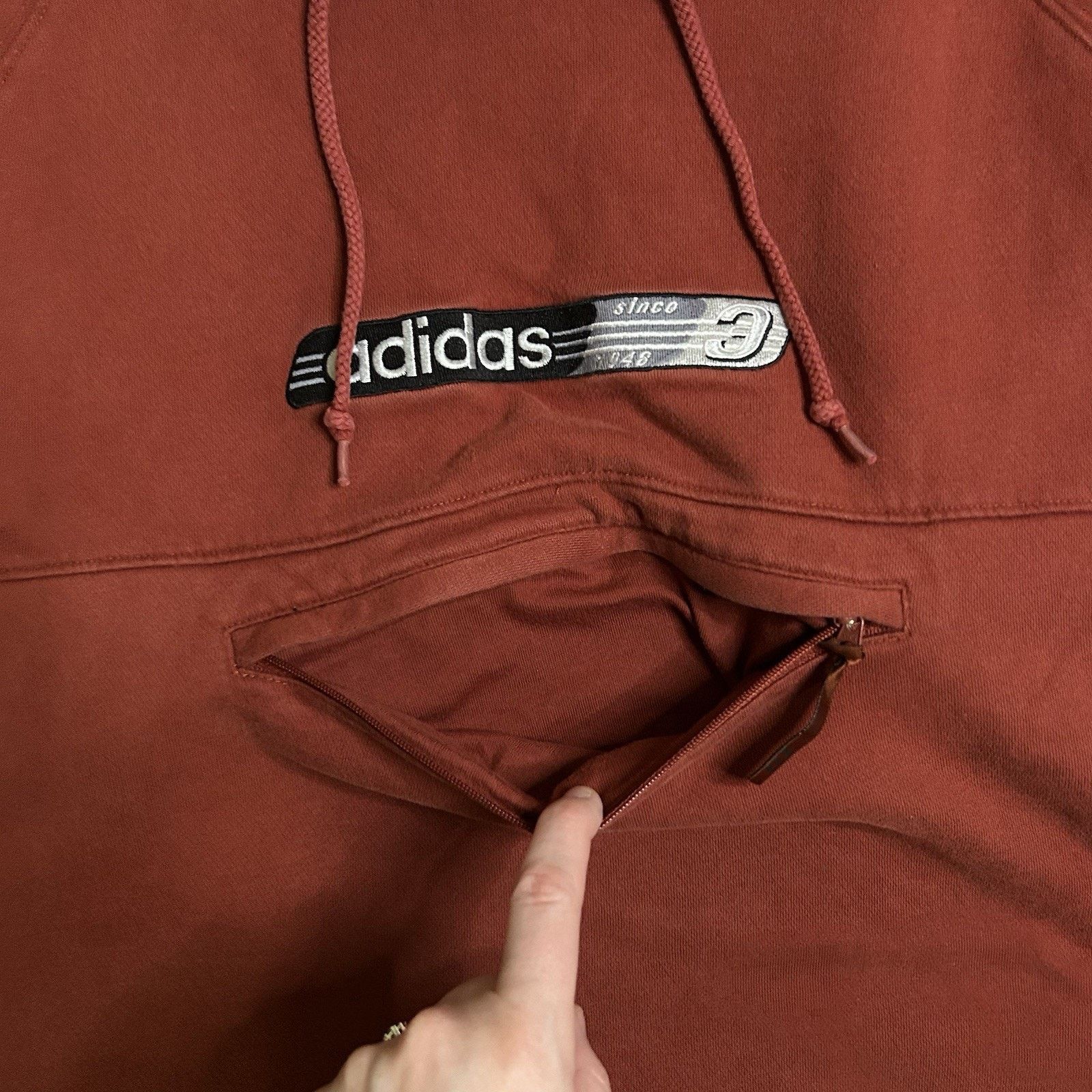 Adidas Vtg Adidas Sweatshirt Mens L Red Crew Neck Sweater 90’s/Y2K Size US L / EU 52-54 / 3 - 2 Thumbnail