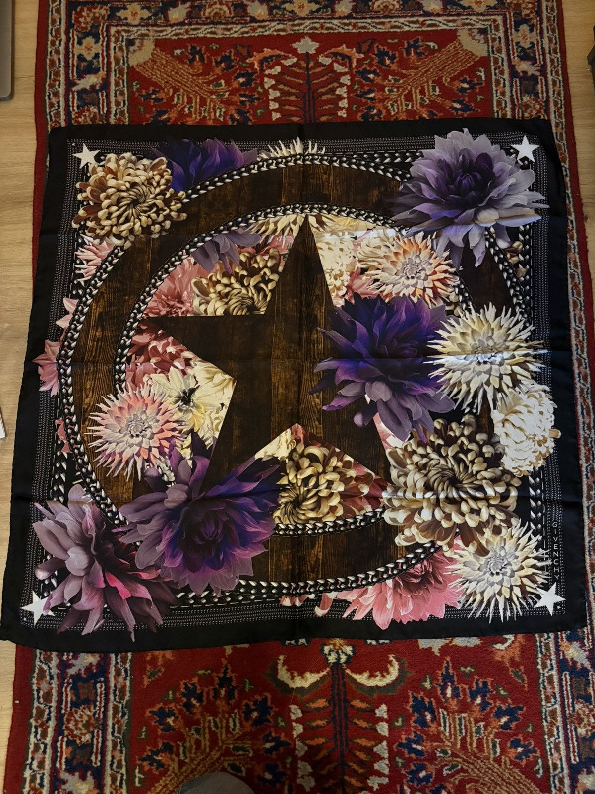 Givenchy Givenchy scarf with floral design Size ONE SIZE - 1 Thumbnail