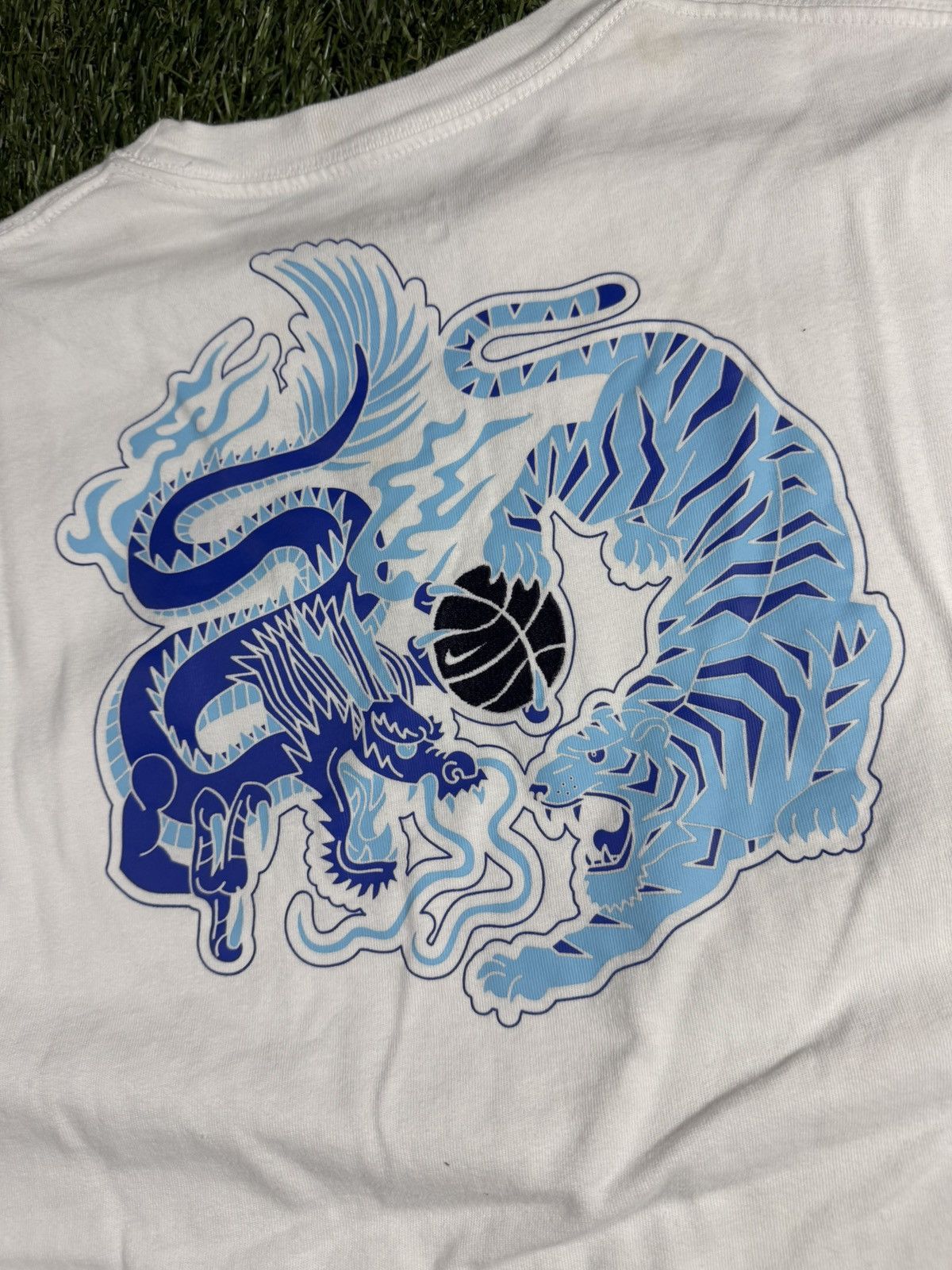 Nike Y2k Nike Basketball Chinatown Chinese Dragon Graphic Tee Size US M / EU 48-50 / 2 - 3 Thumbnail