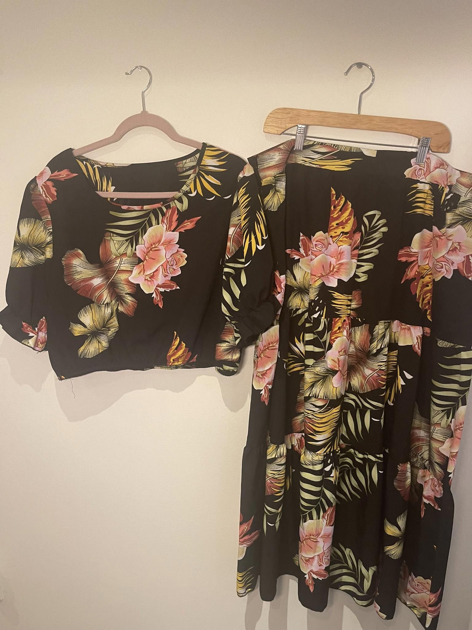 Shein Shein Two Piece, top and skirt Size ONE SIZE - 1 Thumbnail