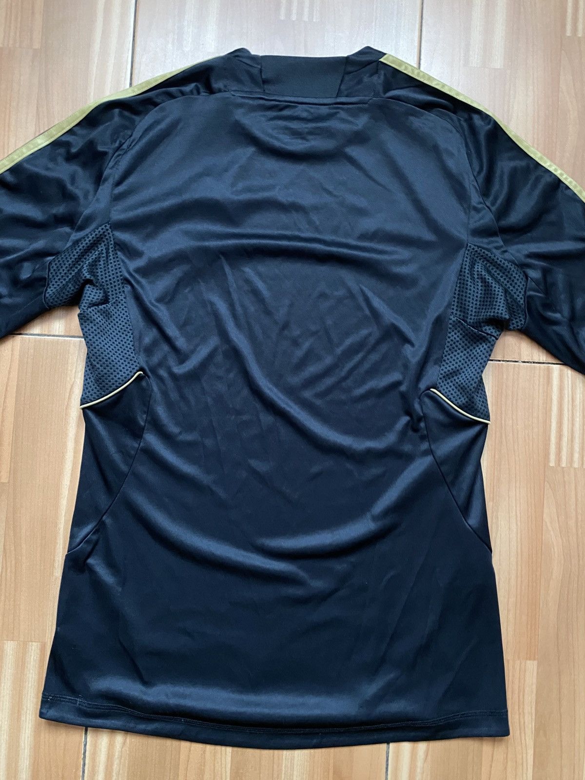 Adidas Adidas Real Madrid 2011/12 Training Football Shirt Size US S / EU 44-46 / 1 - 6 Thumbnail