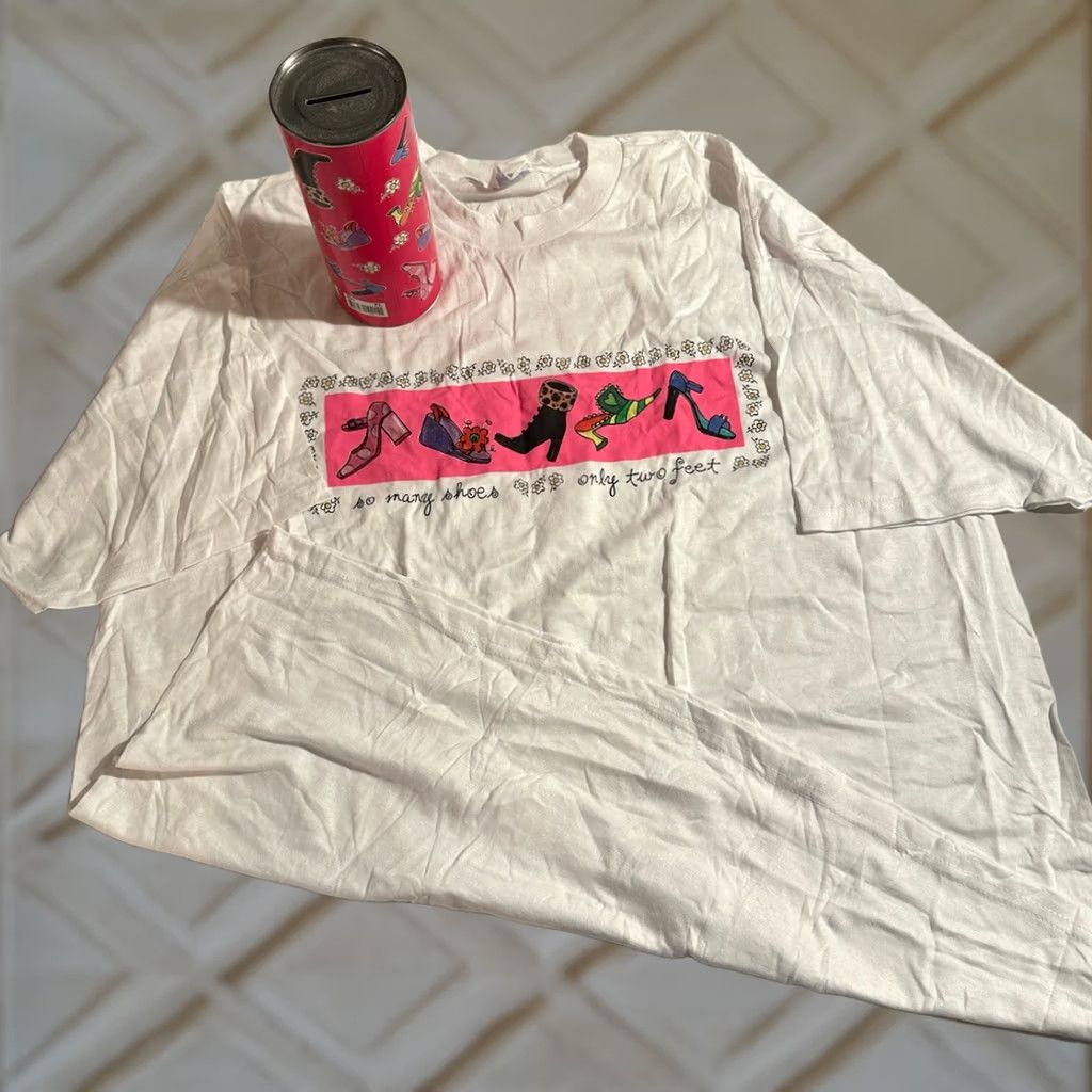 Vintage VINTAGE Funny T-Shirt Unisex Adults 90s XL White So Many Shoes Only Two Feet with Bank Nike Size US XL / EU 56 / 4 - 1 Thumbnail
