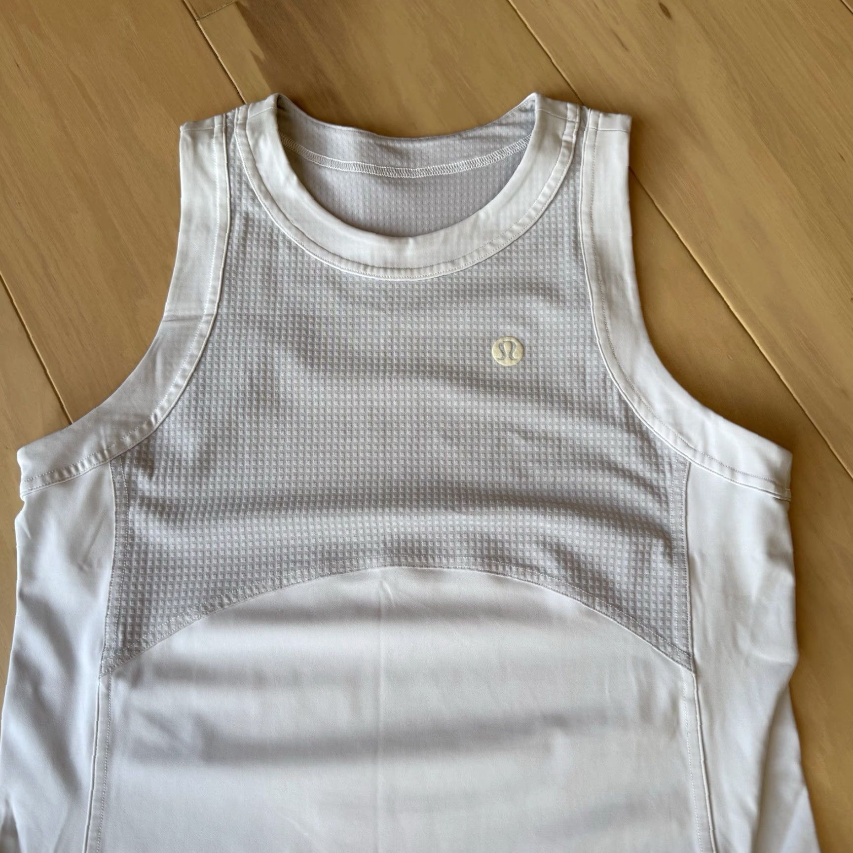 Lululemon Lululemon Sleeveless Shirt Women 4 Gray Vent Surge Workout Athleisure Tank Top Racerback Crew Neck Size S / US 4 / IT 40 - 3 Thumbnail