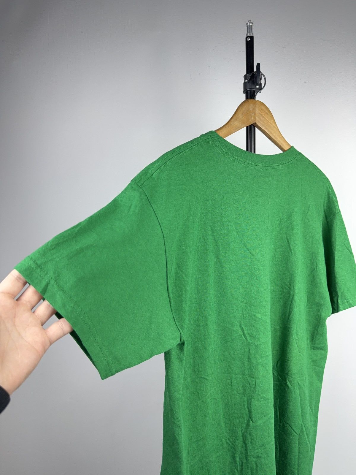 Nintendo 2016 Game Zelda Skyward Sword Hylian Crest Green Tee L Size US L / EU 52-54 / 3 - 9 Thumbnail