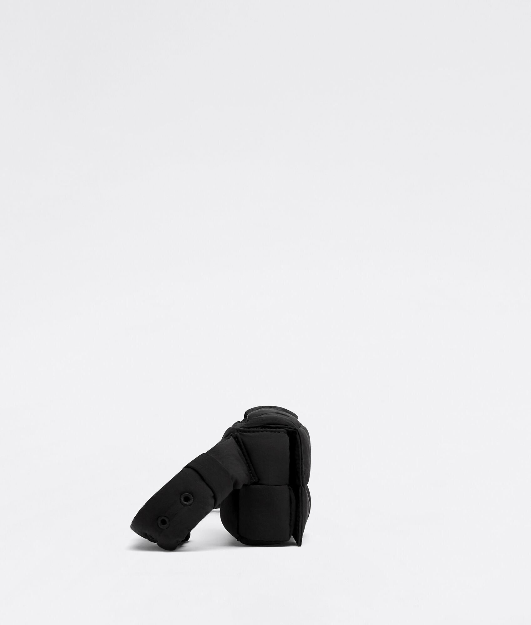 Bottega Veneta o1n1vont0325 Size: OS / Cassette Belt Bag in Black Size ONE SIZE - 2 Thumbnail