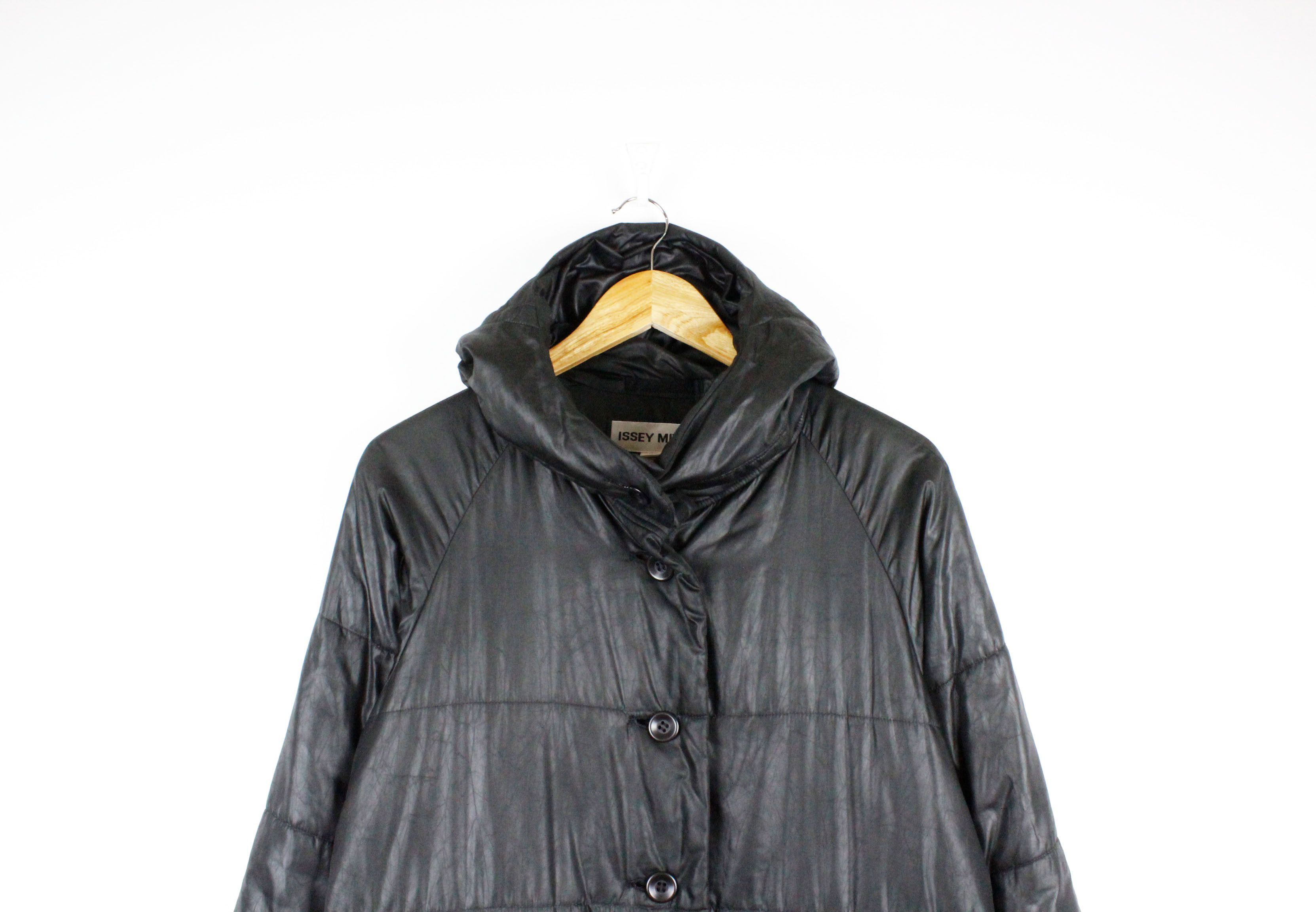 Issey Miyake × Japanese Brand × Vintage Wmns Issey Miyake Cracked Fabric Hooded Parka Jacket Size M / US 6-8 / IT 42-44 - 2 Thumbnail