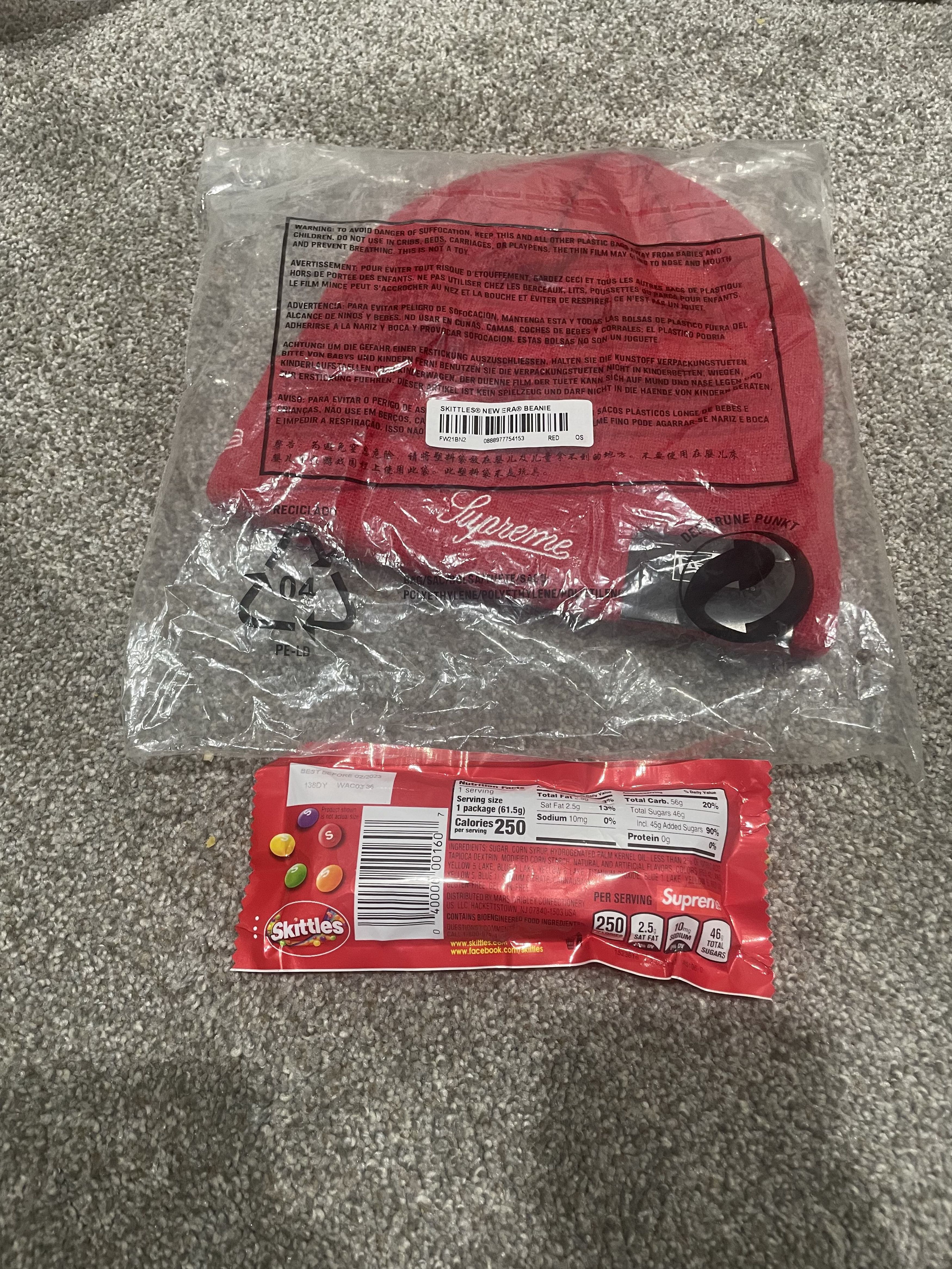 Supreme supreme skittles beanie (red) + supreme skittles Size ONE SIZE - 2 Thumbnail