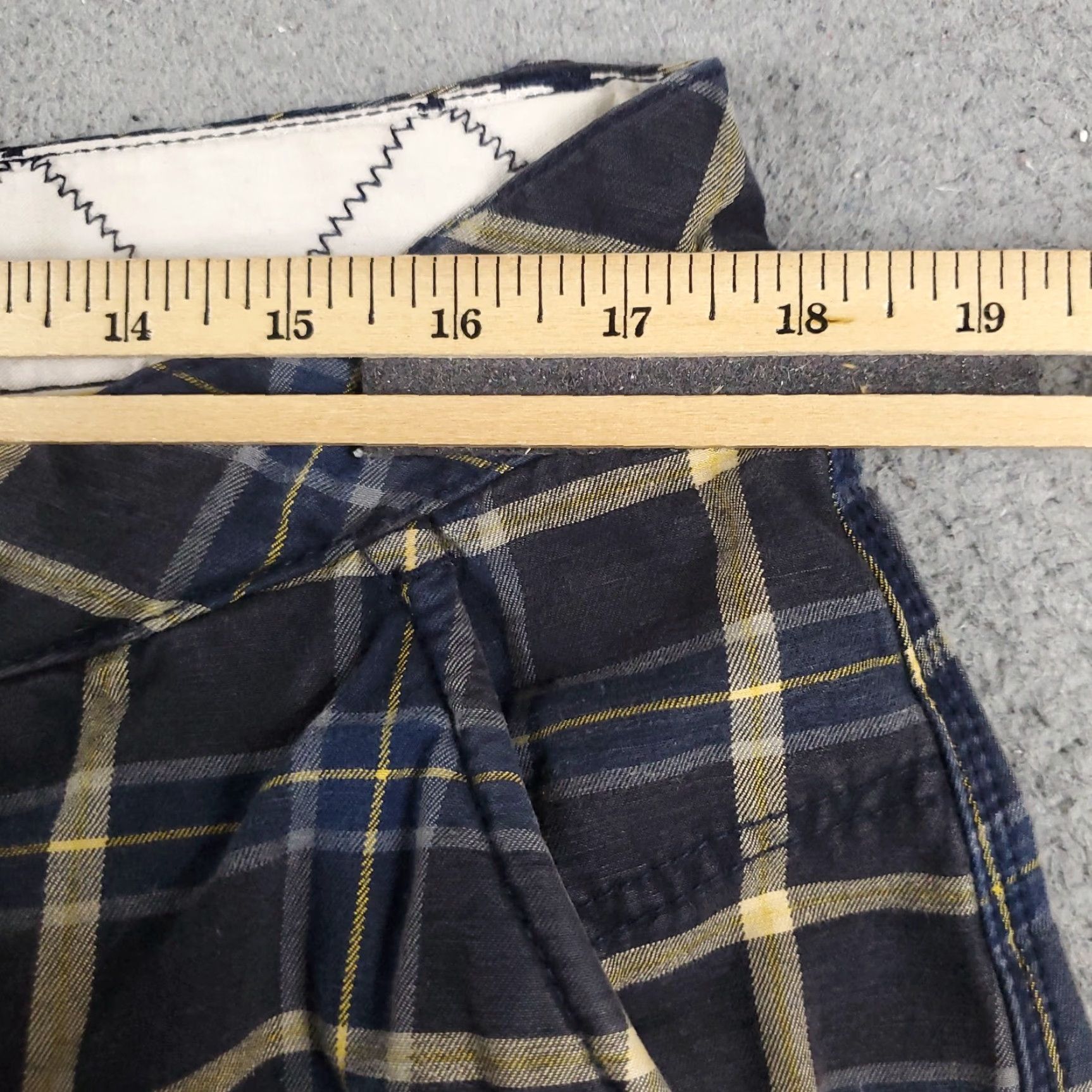 Nautica VINTAGE Nautica Men's Chino Shorts Casual Flat Front Blue Plaid Size 35 Size US 35 - 4 Thumbnail