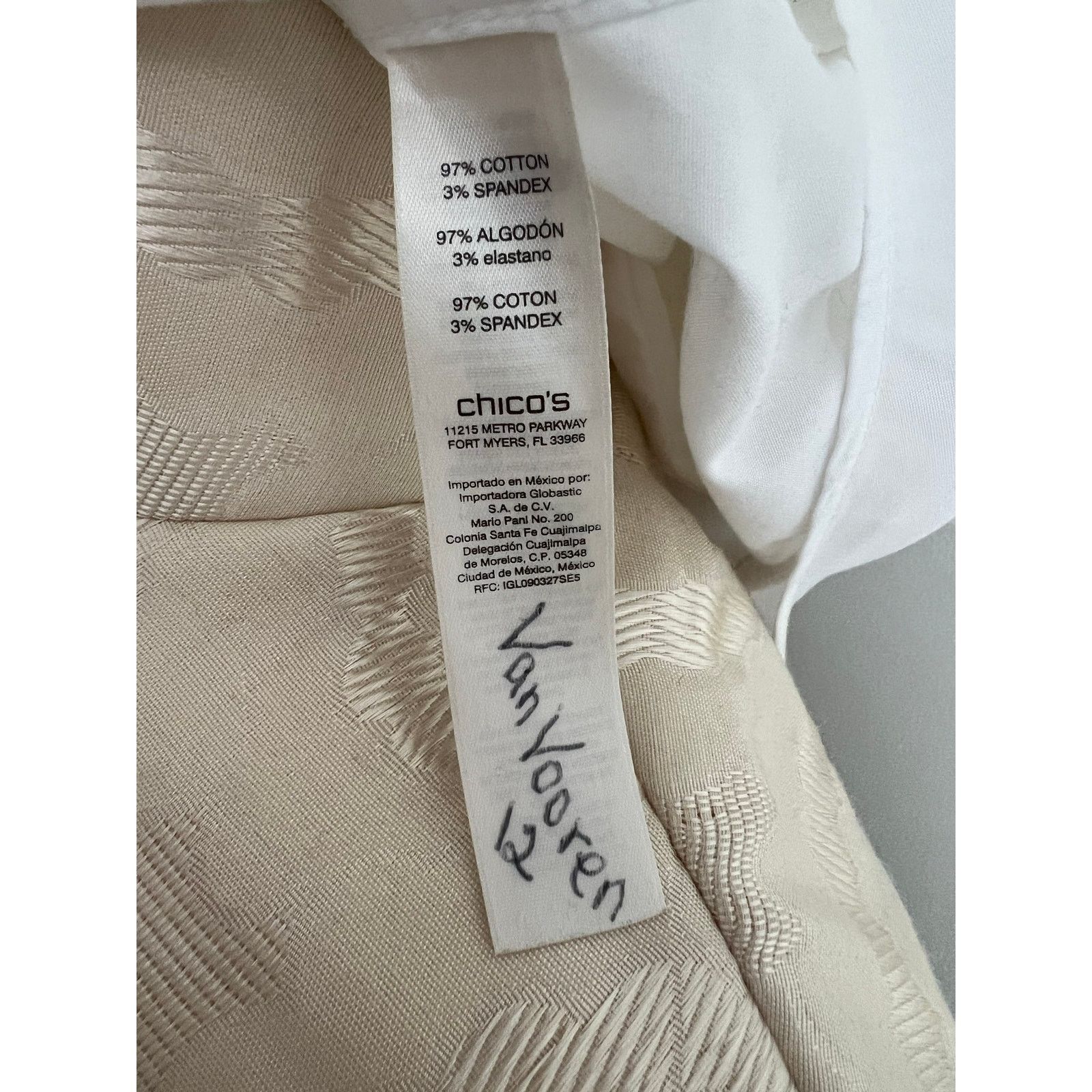 Chicos Chicos Women's Puff Sleeve Button Up Blouse Size 0 (US S) Size S / US 4 / IT 40 - 7 Thumbnail